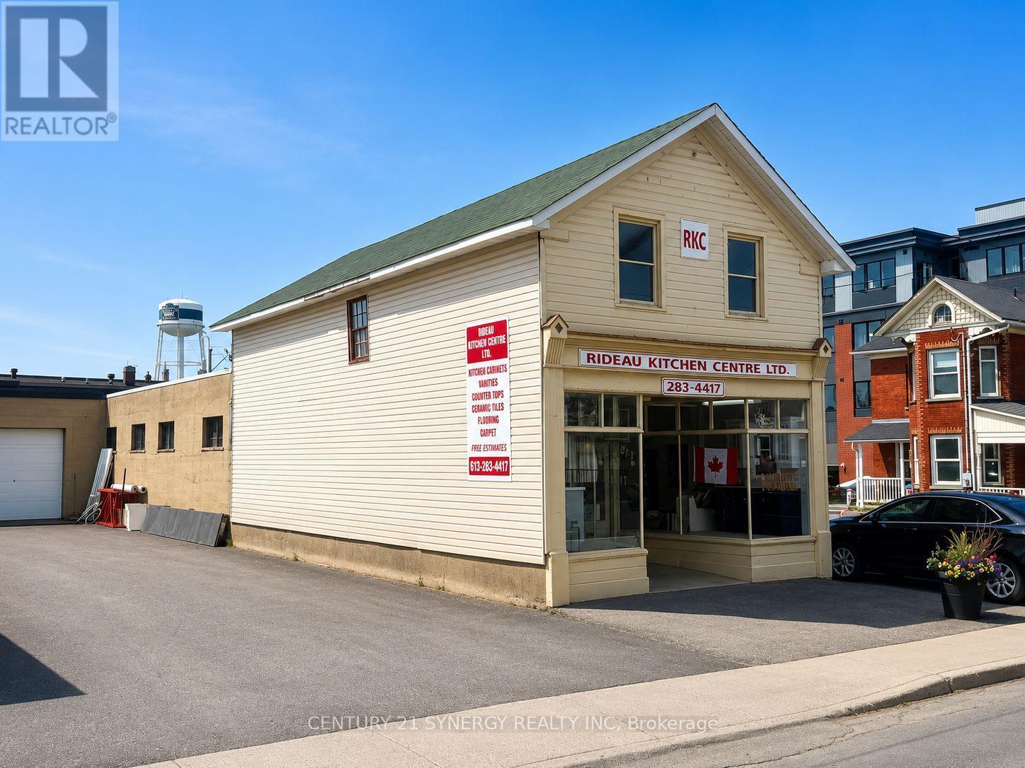 7 William Street W, Smiths Falls, ON