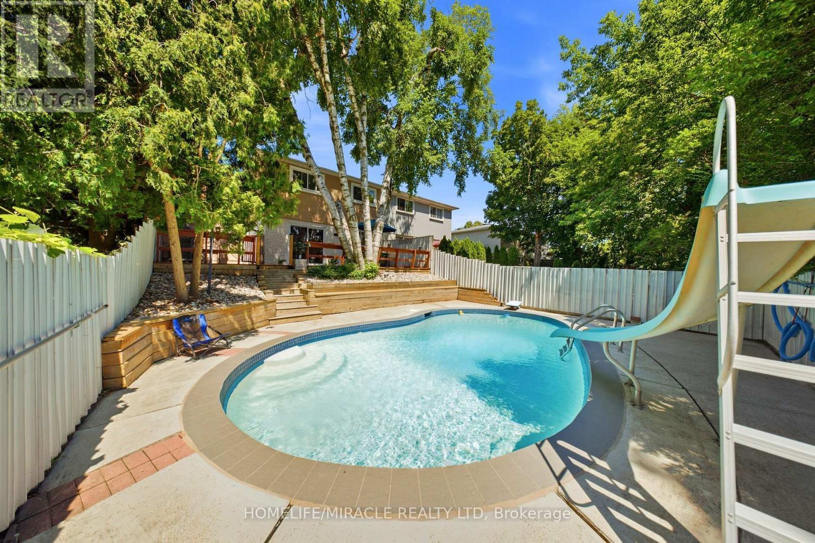 1612 Wavell Crescent, Mississauga, ON - Outdoor With In Ground Pool