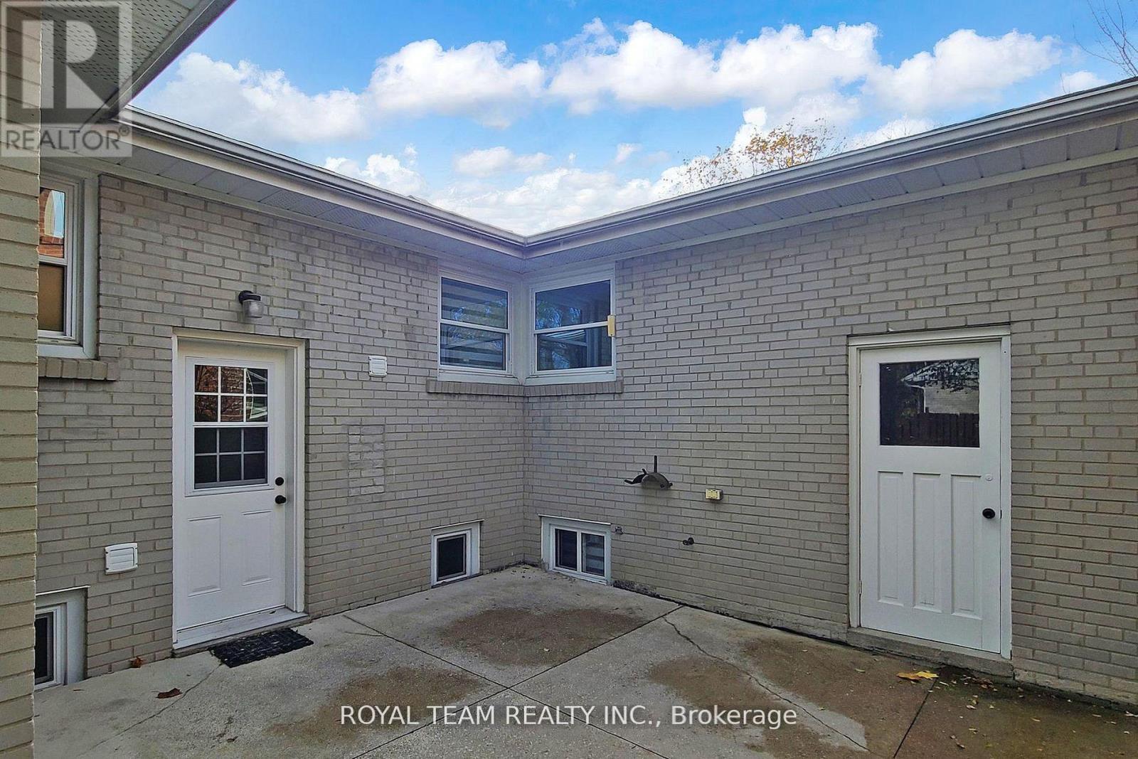 37 Markland Drive, Toronto, ON