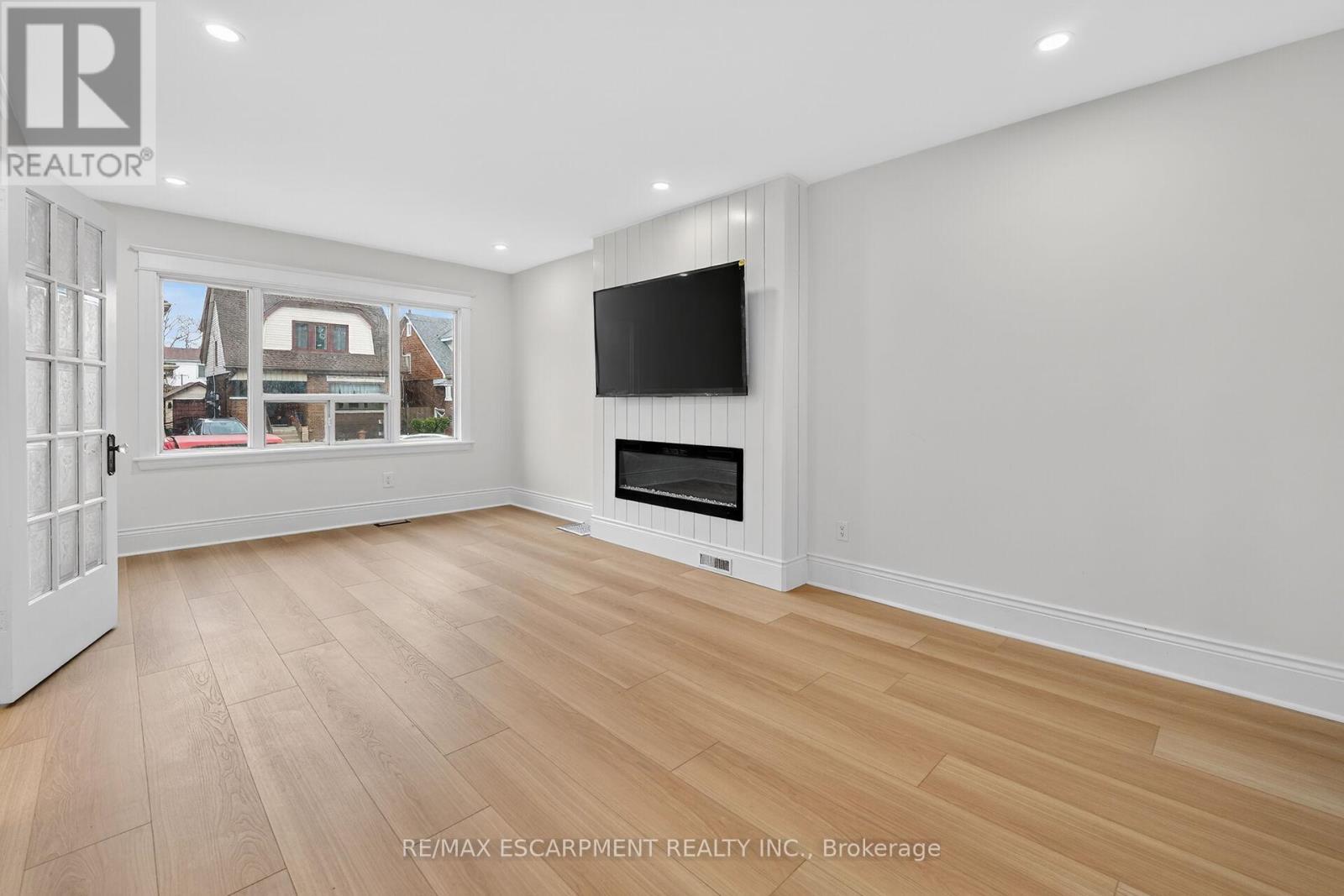 101 Houghton Avenue S, Hamilton, ON