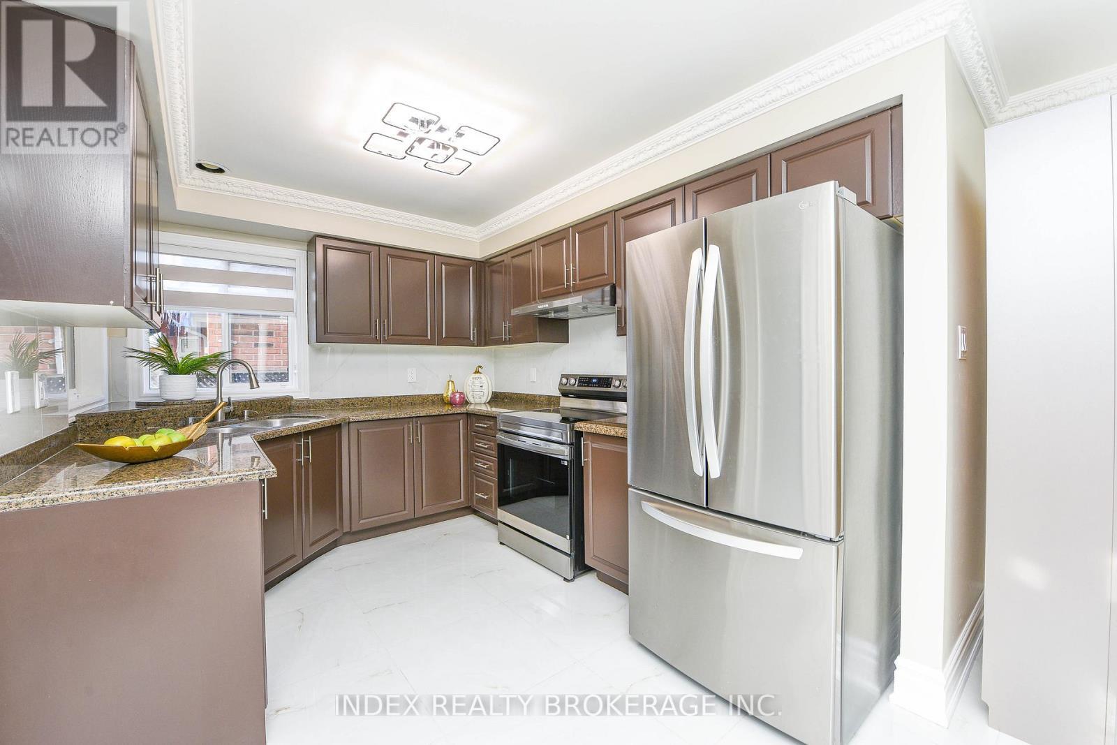 10 Leopard Gate, Brampton, ON