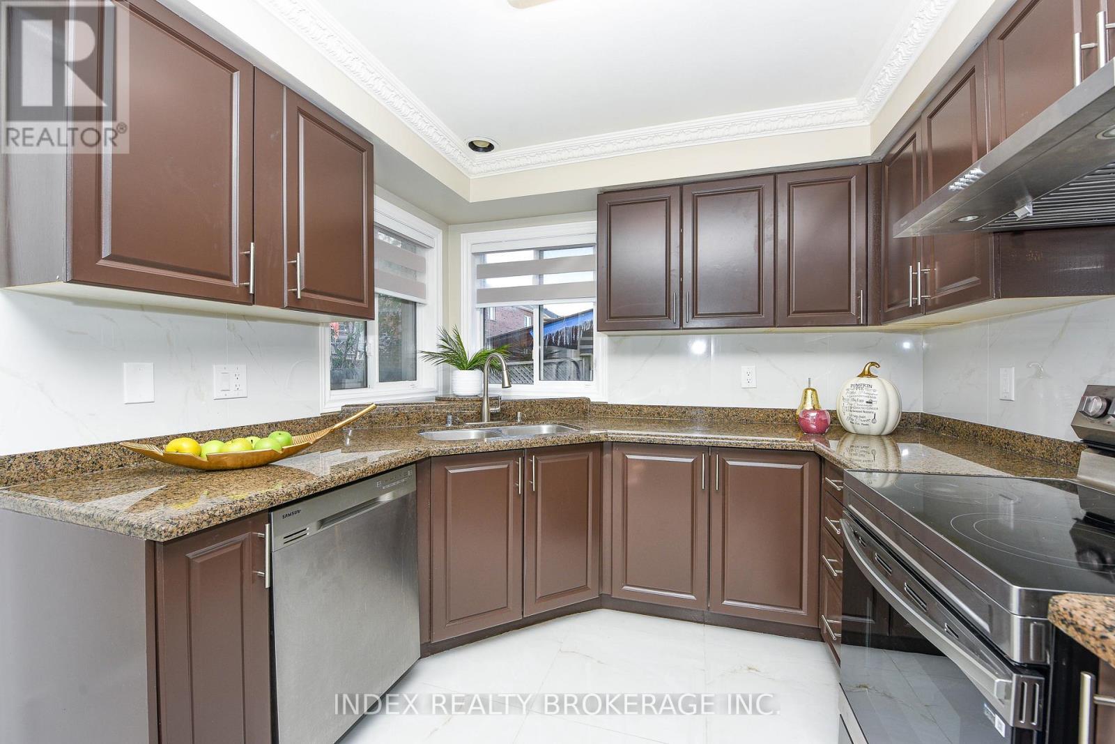 10 Leopard Gate, Brampton, ON