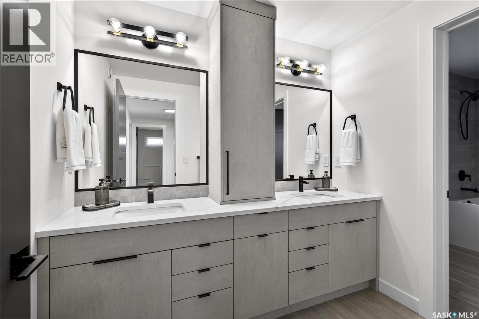 428 Woolf Bend, Saskatoon, SK