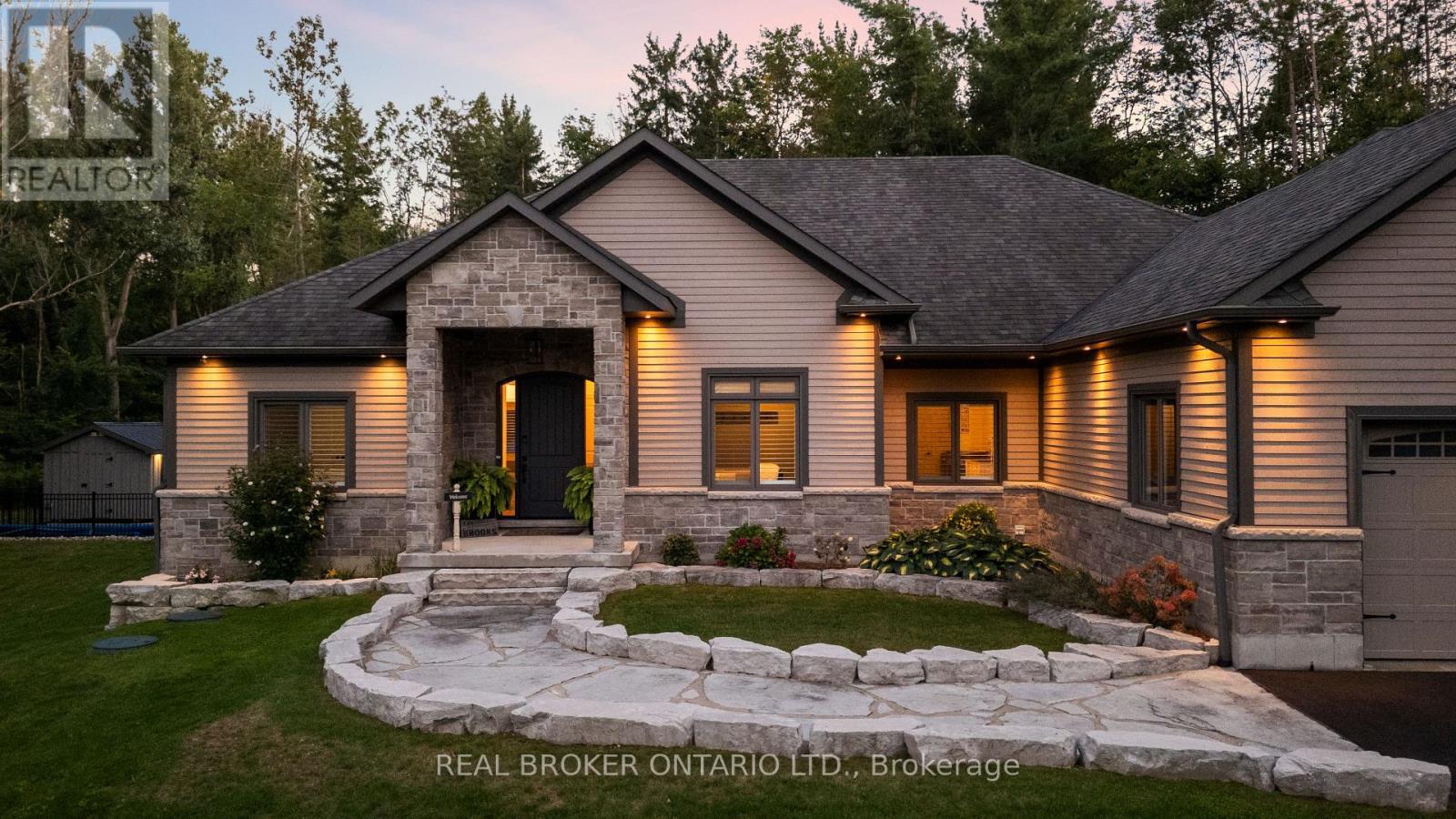 49 Sydenham Trail W, Clearview, ON