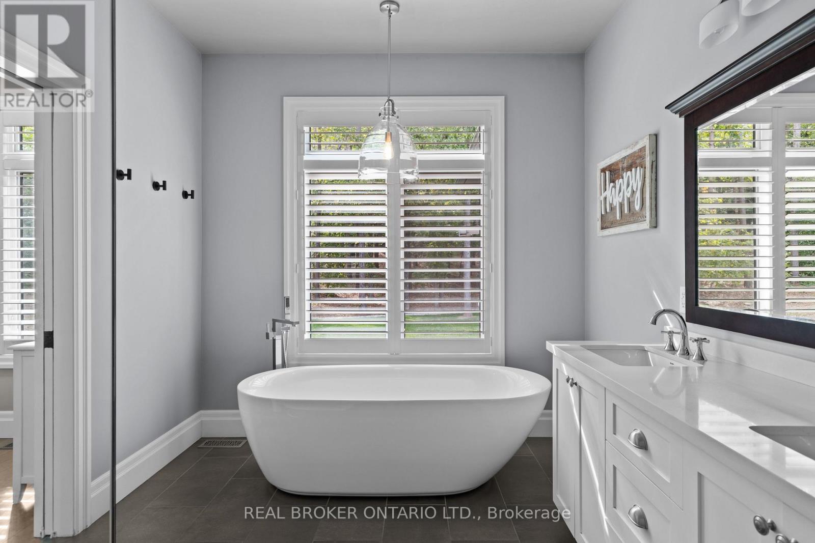49 Sydenham Trail W, Clearview, ON