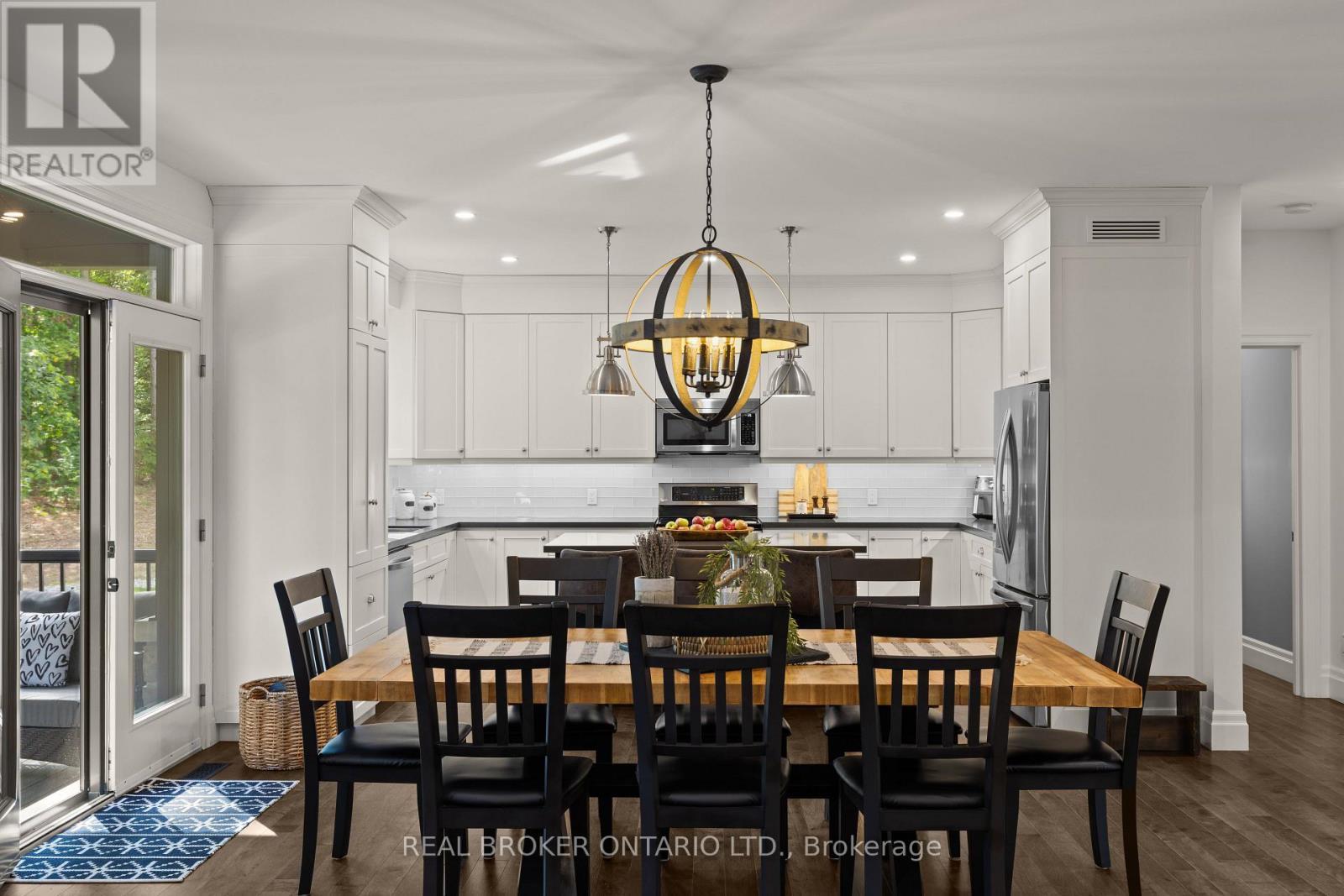 49 Sydenham Trail W, Clearview, ON