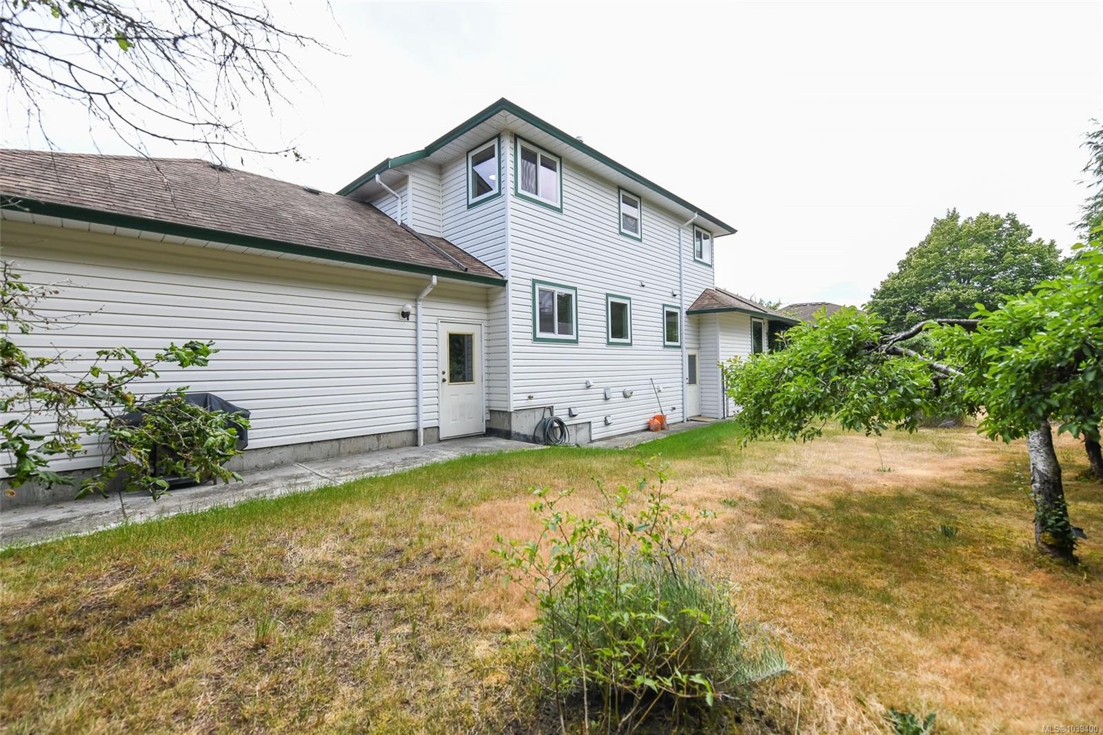 2112 Stellar Crt, Comox, BC