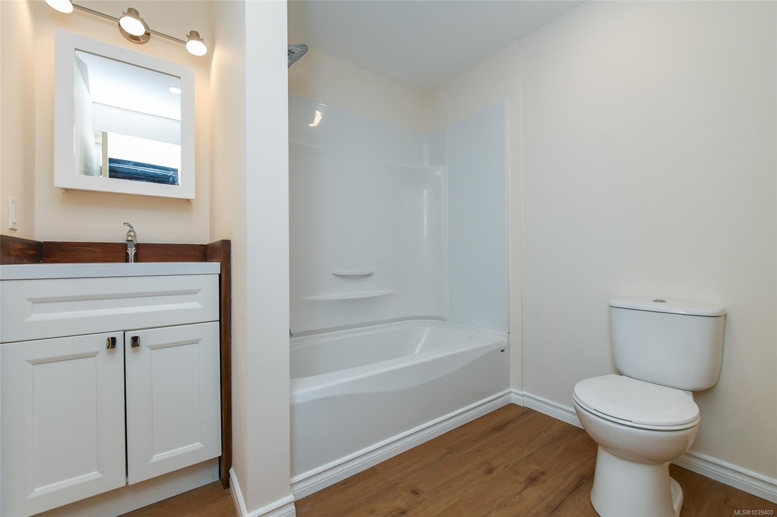 2112 Stellar Crt, Comox, BC