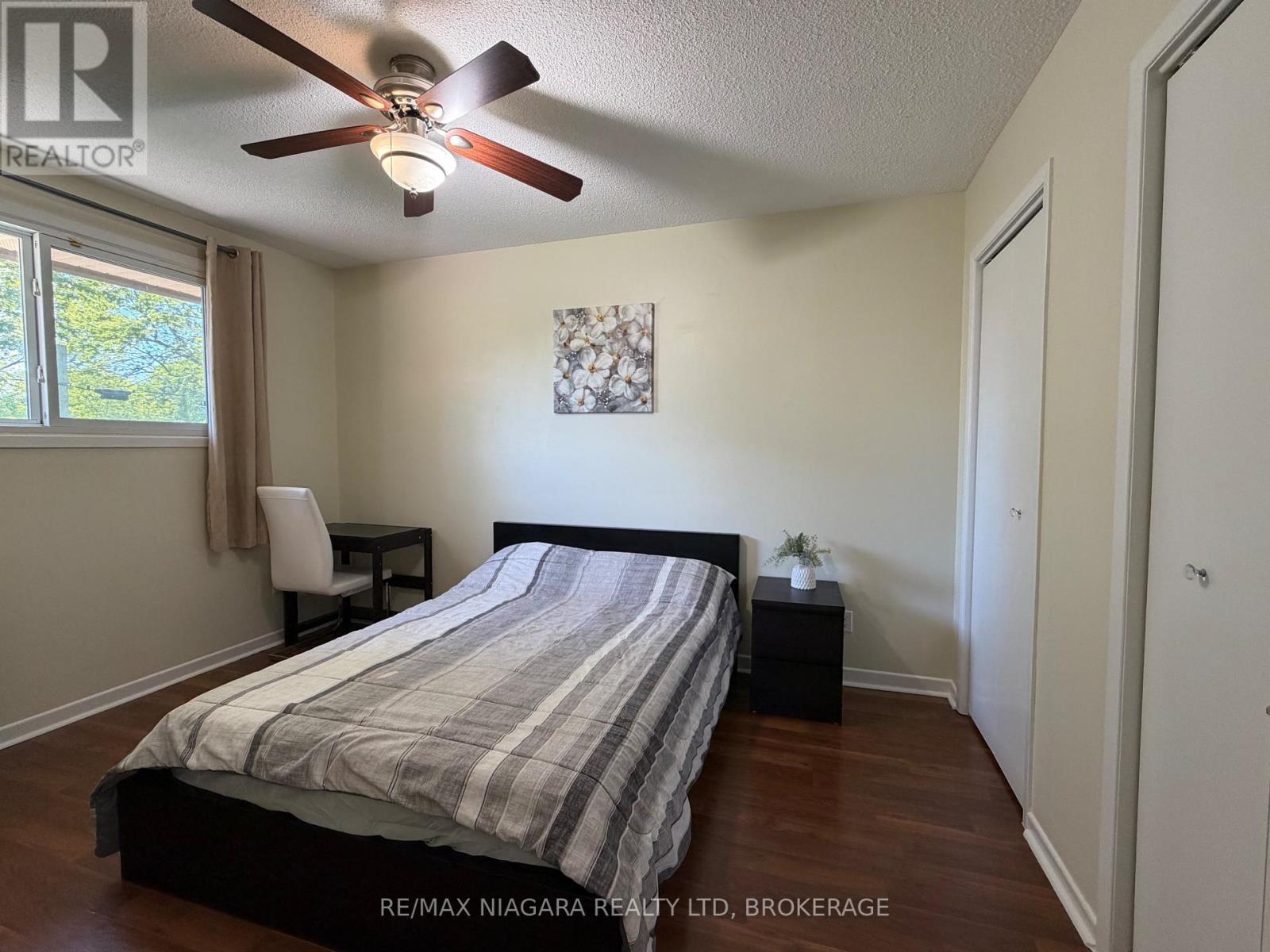 Upper - 27 Nottingham Court, Welland (N. Welland), ON