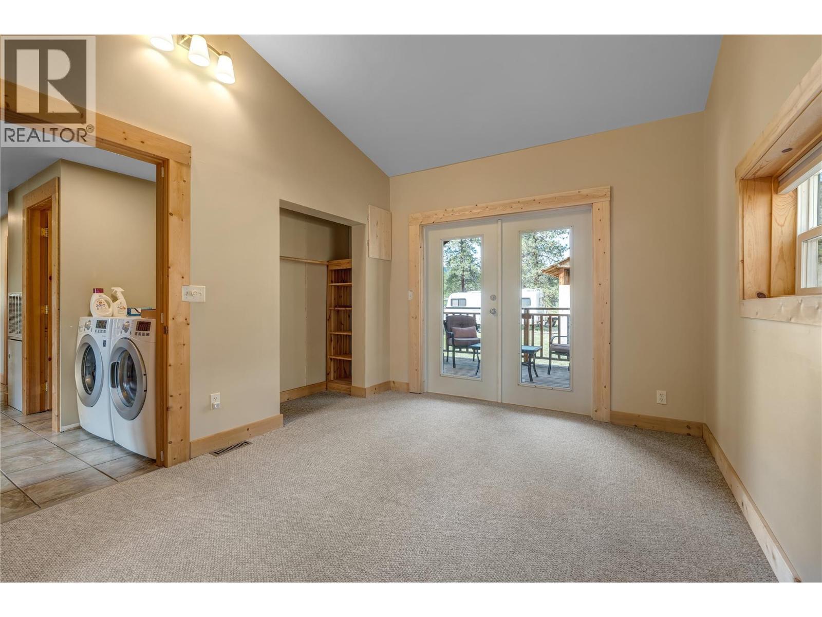 28 Deans Road, Summerland, BC