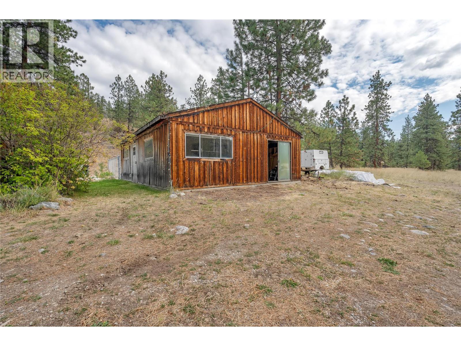 28 Deans Road, Summerland, BC