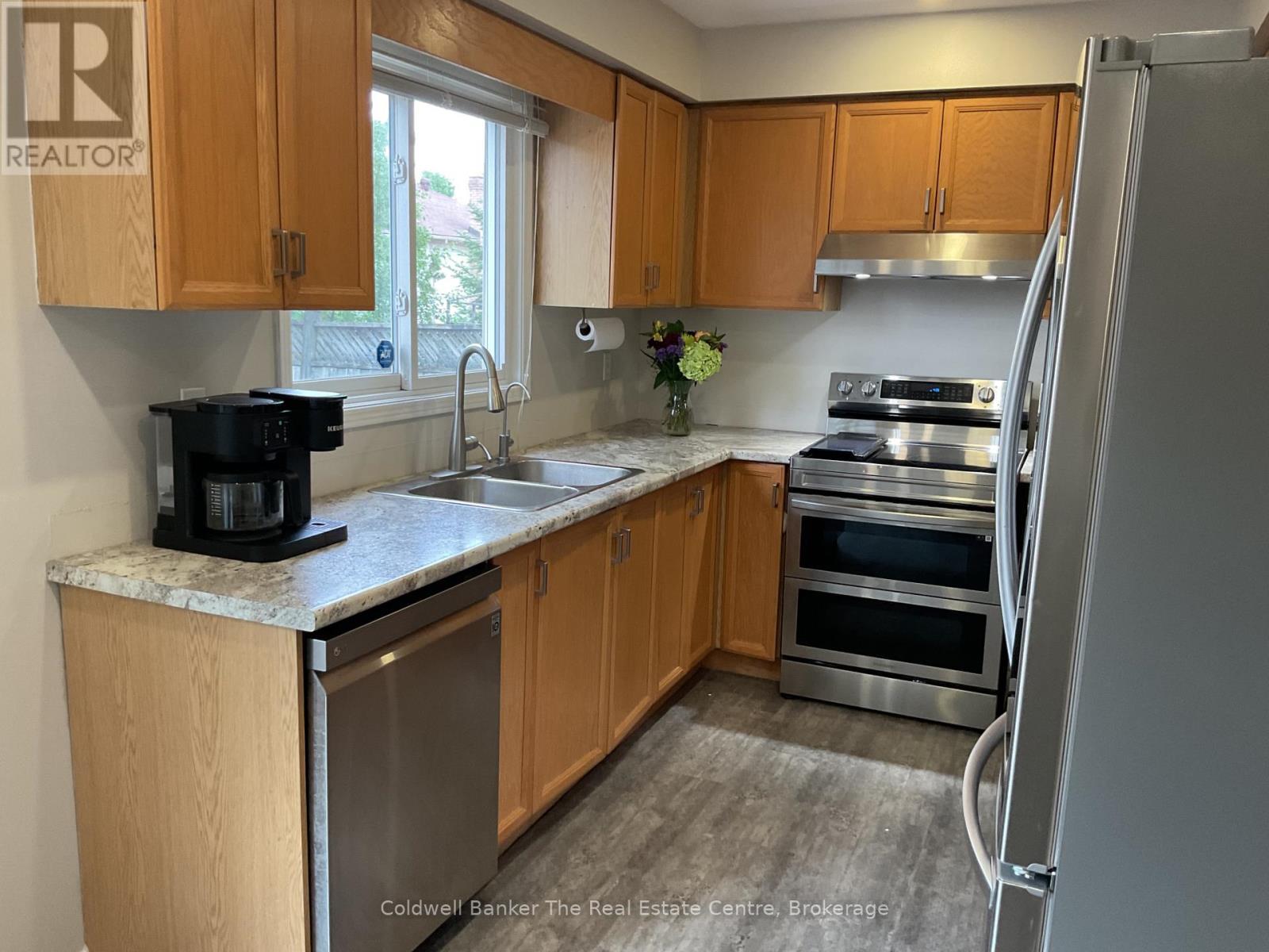 Kitchen - 7 Brandon Crescent, Orillia, ON