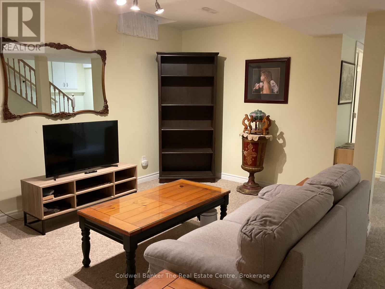 Family Room - 7 Brandon Crescent, Orillia, ON