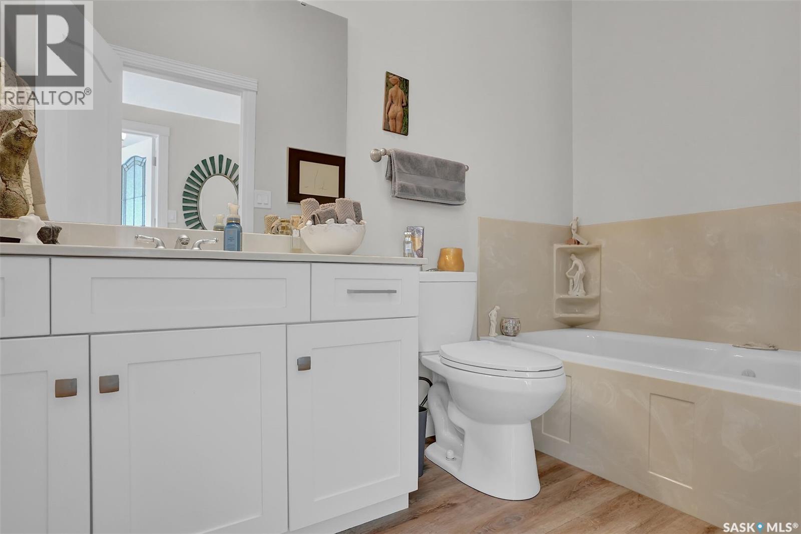 3320 Buckingham Drive E, Regina, SK