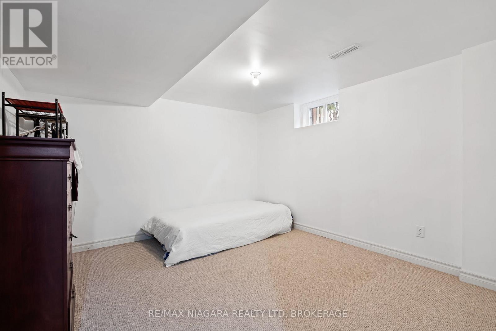 4 Tanner Circle, St. Catharines (Lakeshore), ON