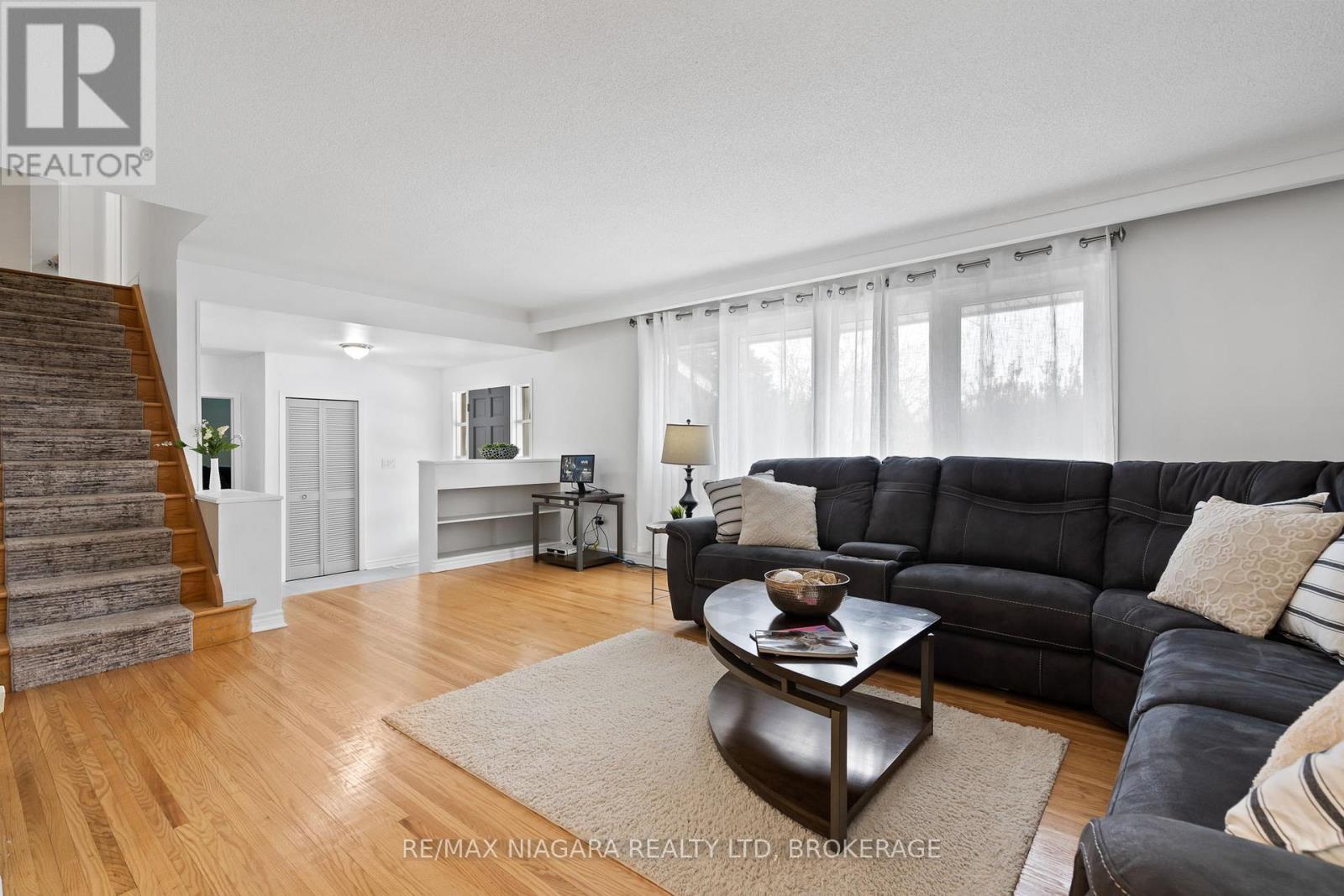 4 Tanner Circle, St. Catharines (Lakeshore), ON