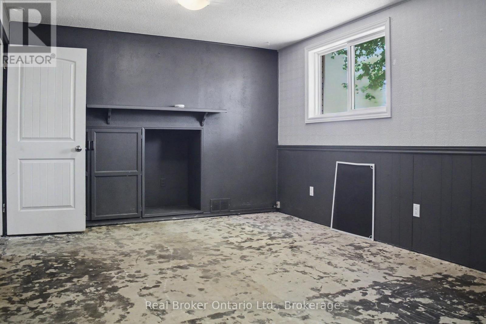 family room - 354 Goderich Street, Saugeen Shores, ON