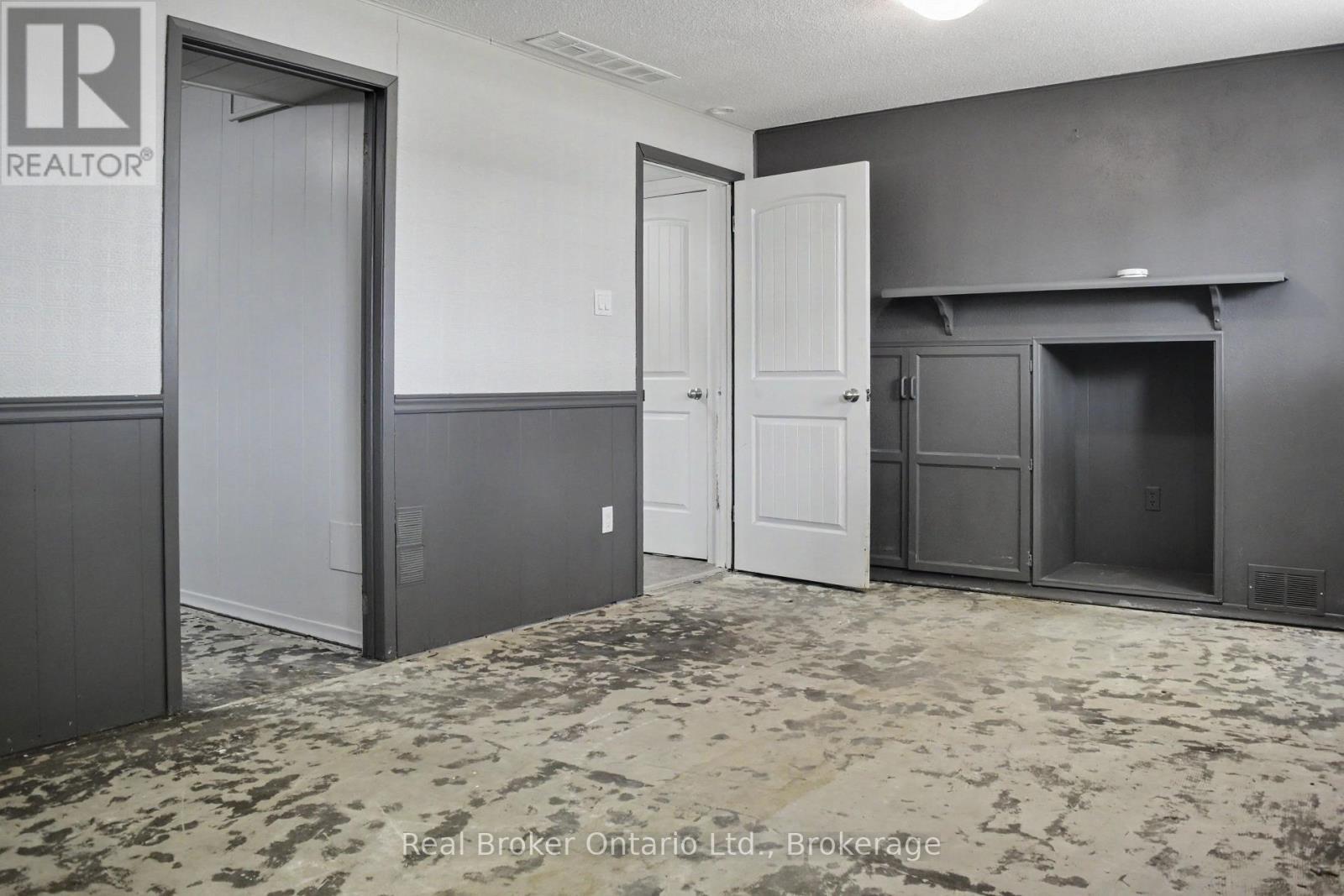 family room - 354 Goderich Street, Saugeen Shores, ON