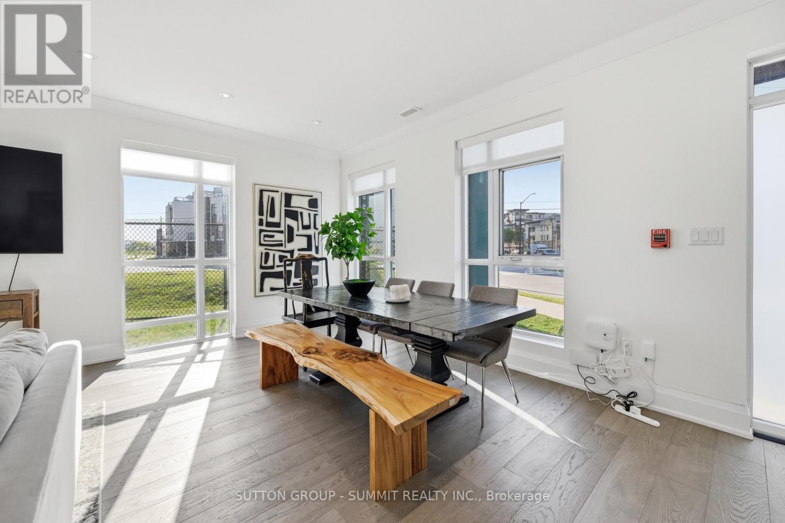 2 Concord Place, Grimsby, ON