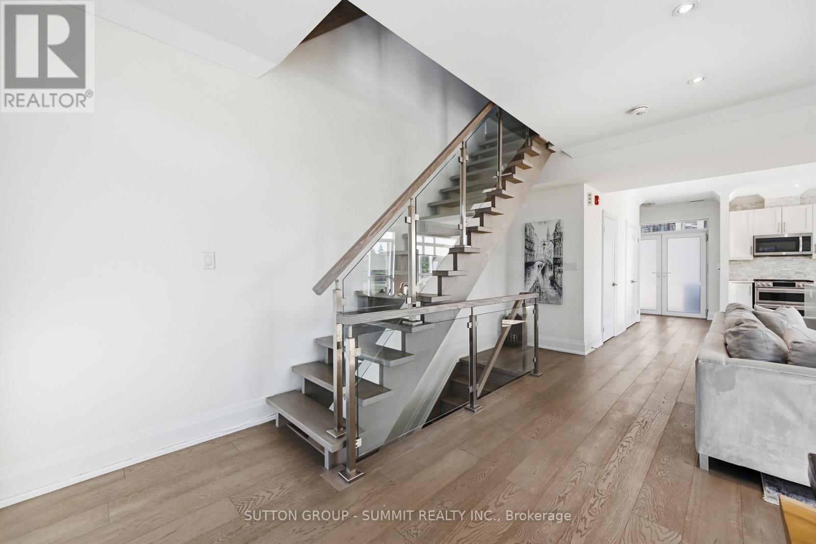 2 Concord Place, Grimsby, ON