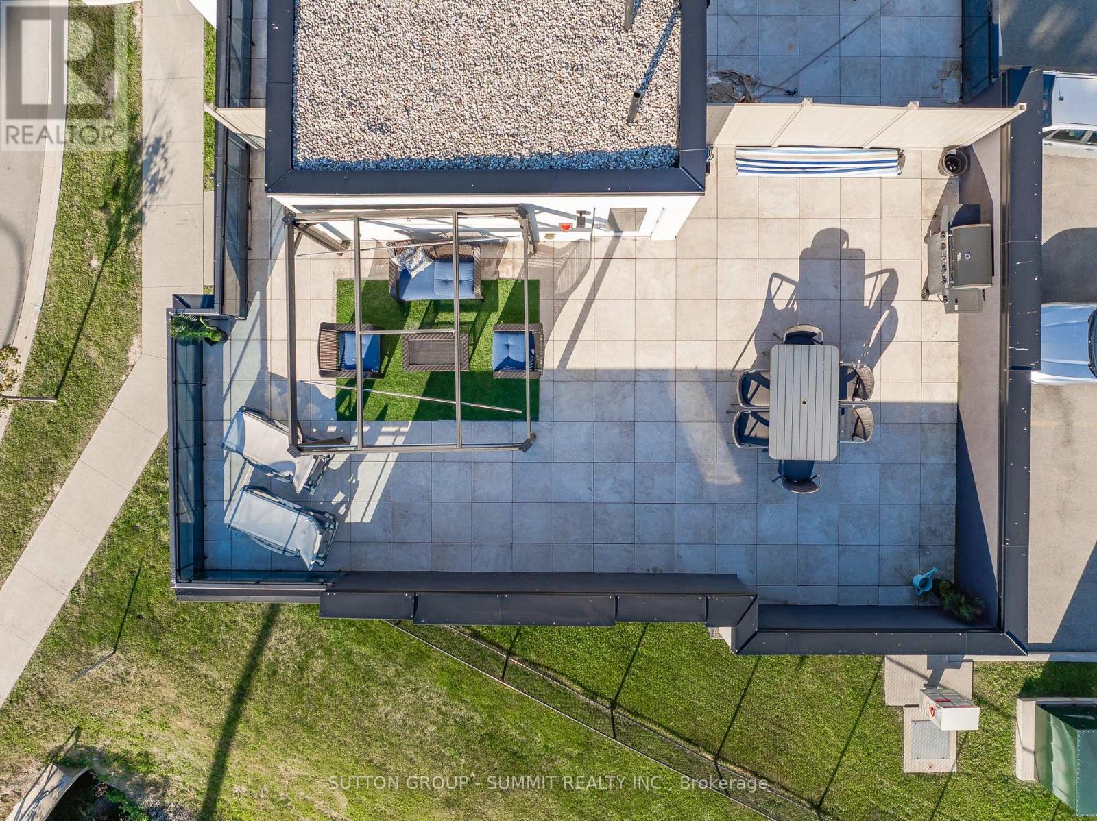 2 Concord Place, Grimsby, ON