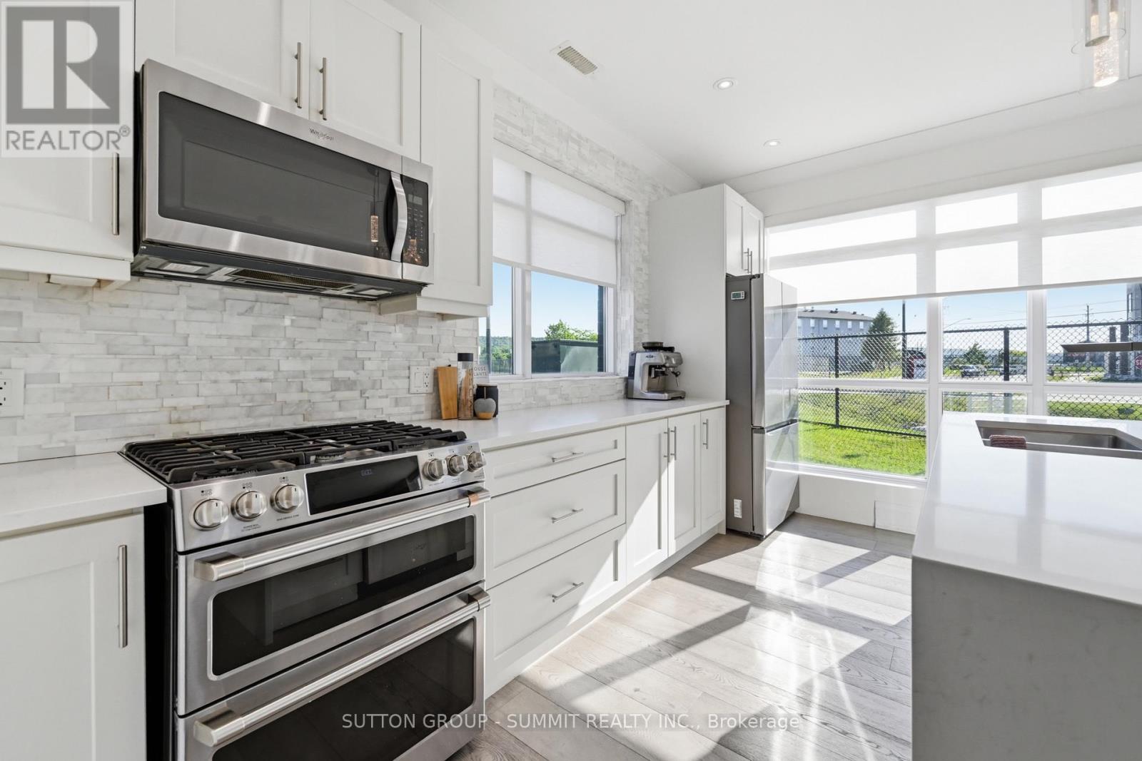 2 Concord Place, Grimsby, ON