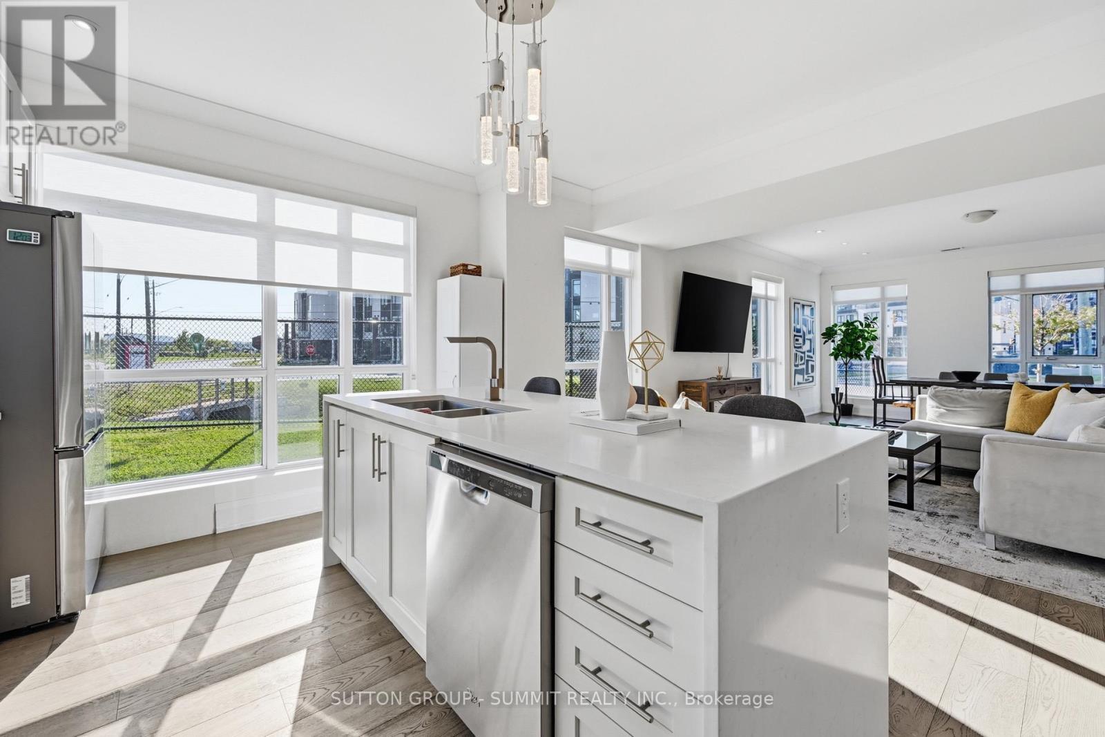 2 Concord Place, Grimsby, ON