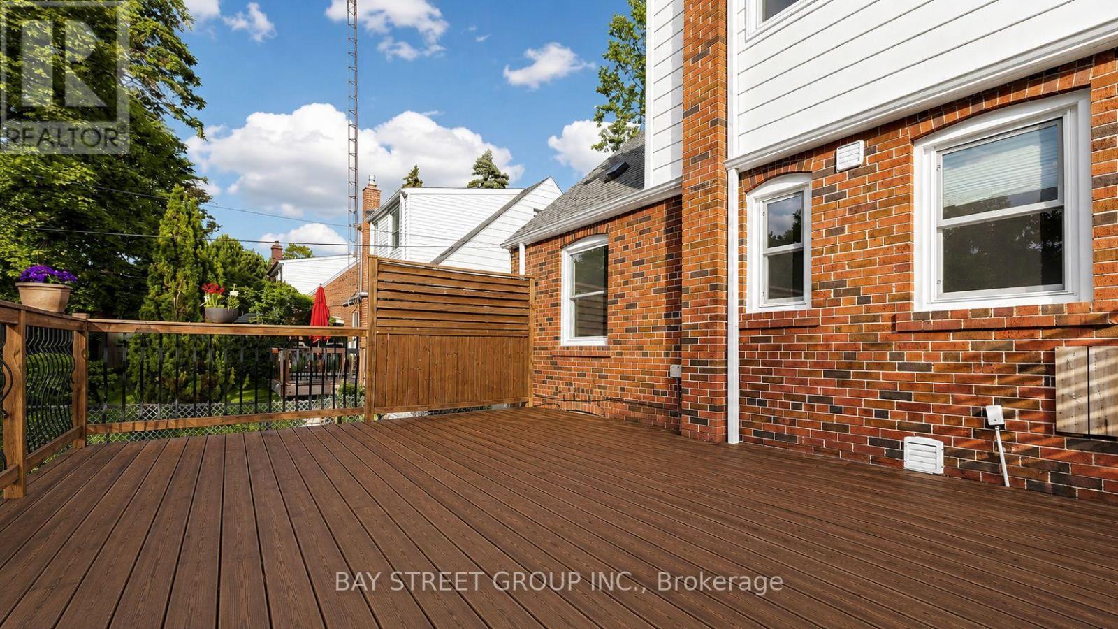 Deck - 26 Innismore Crescent E, Toronto, ON
