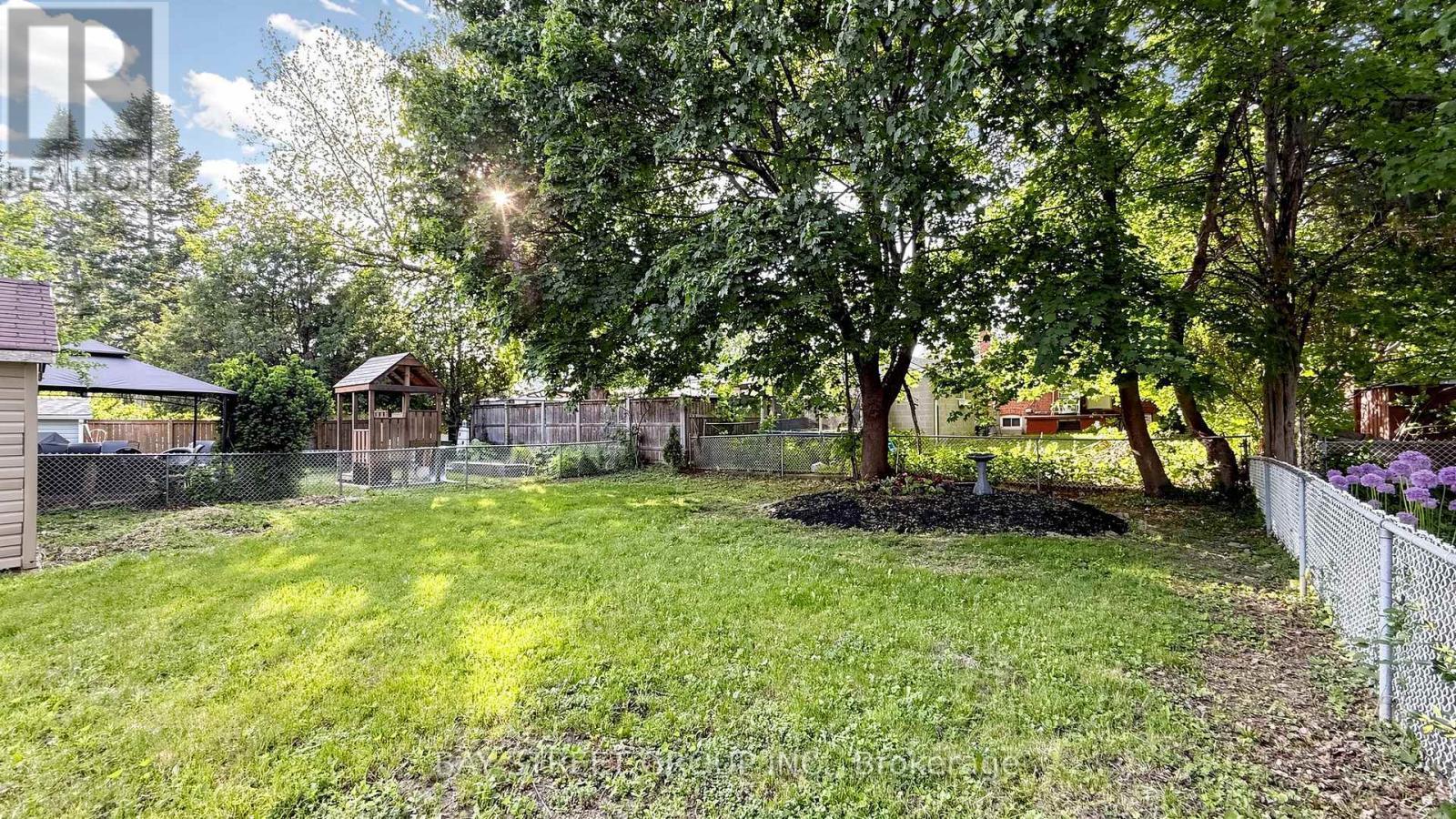 Large Backyard 45X120 - 26 Innismore Crescent E, Toronto, ON