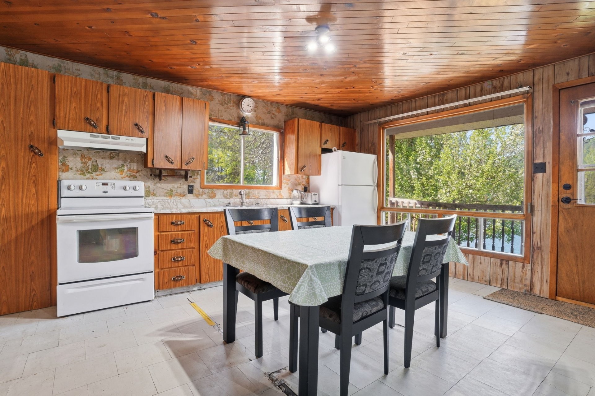 Kitchen - 135 Ch. Laporte, Val-Des-Bois, QC