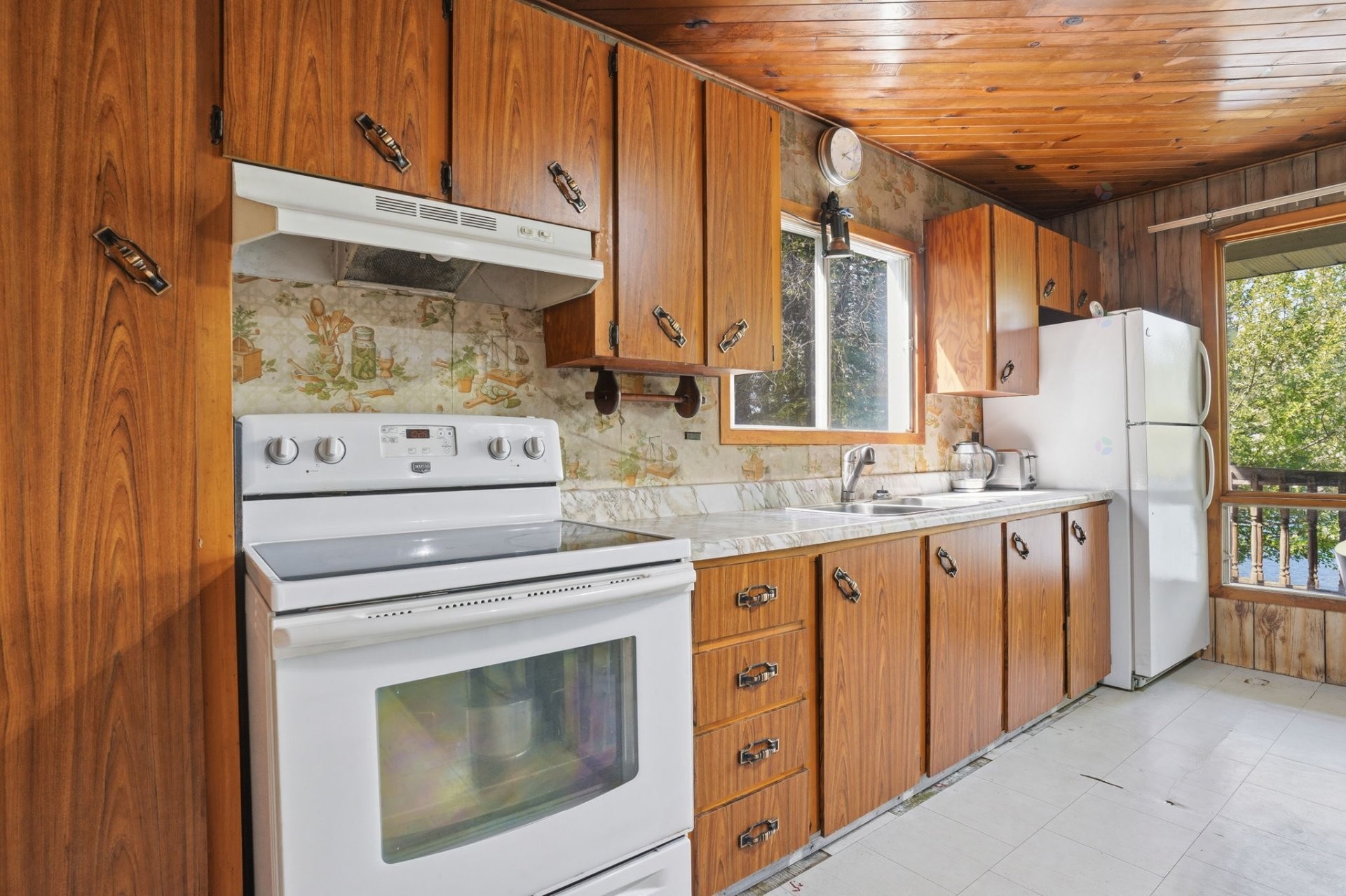 Kitchen - 135 Ch. Laporte, Val-Des-Bois, QC