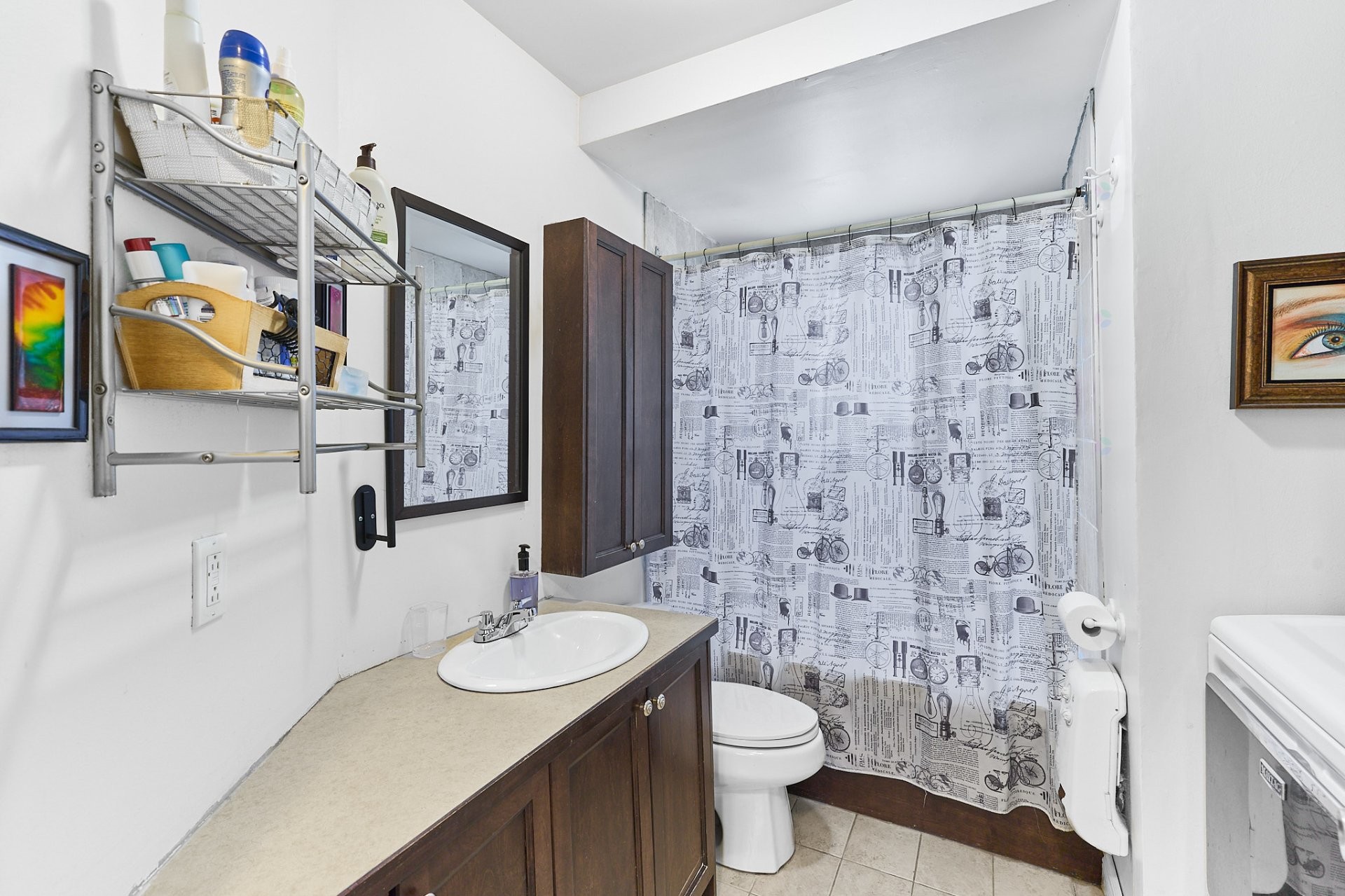 Salle de bains - 1 - 1B Rue Ouellette, Saint-Constant, QC