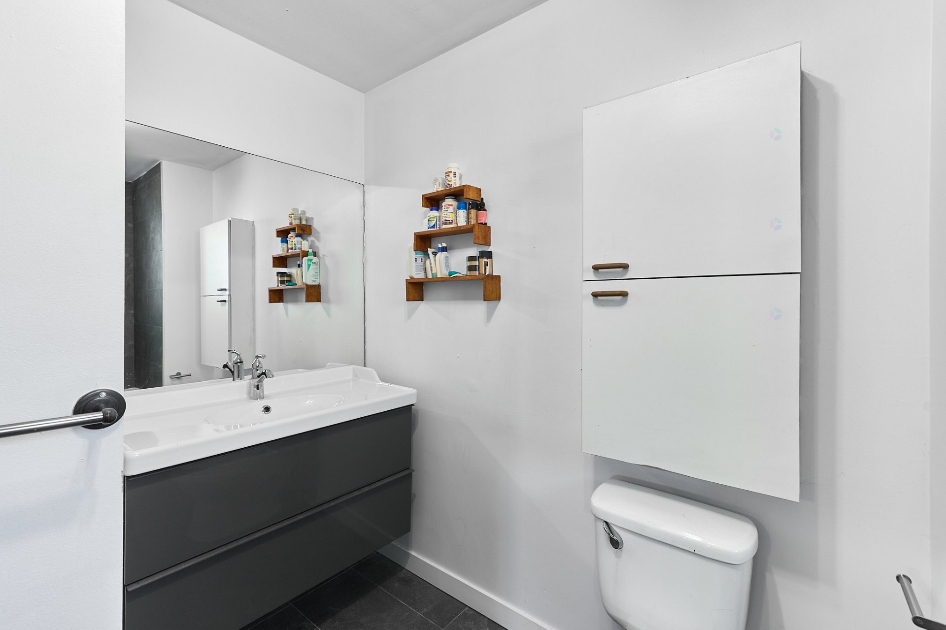 Salle de bains - 1 - 1B Rue Ouellette, Saint-Constant, QC
