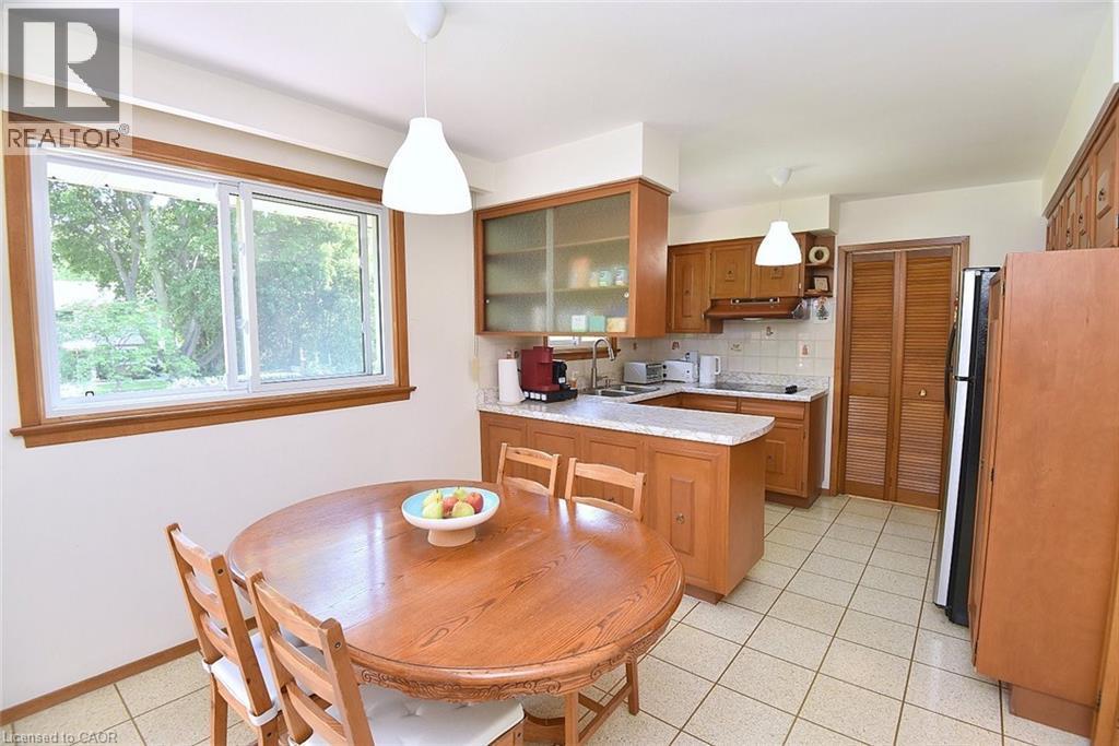372 Fennell Avenue W, Hamilton, ON