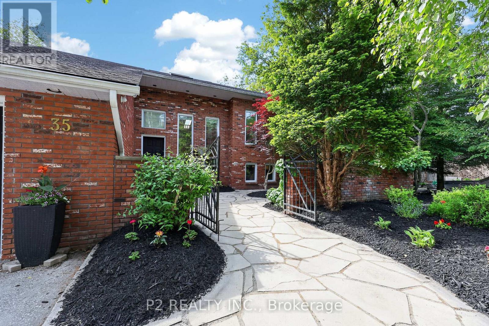 35 Jodies Lane, Springwater, ON