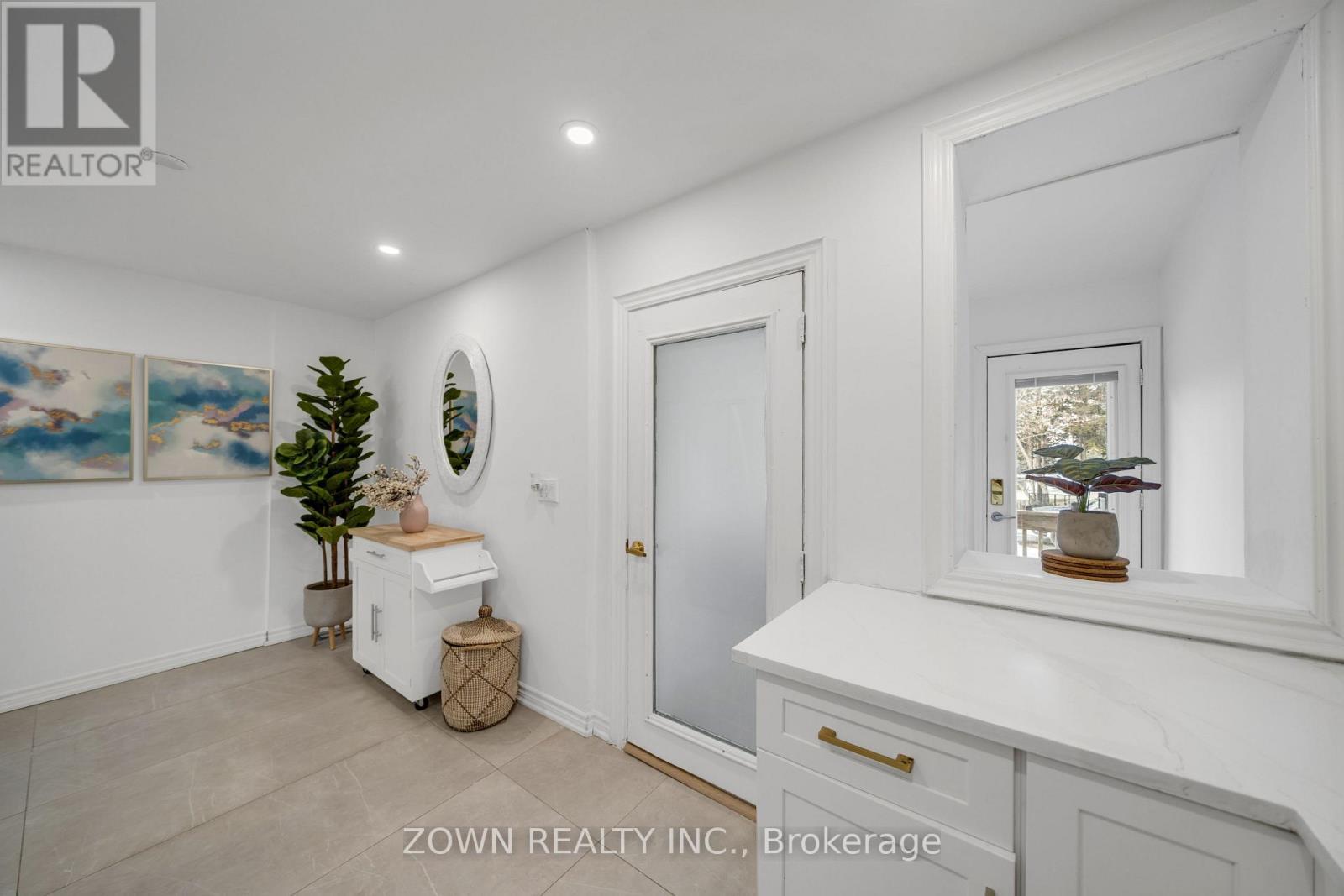 8312 Kipling Avenue, Vaughan, ON