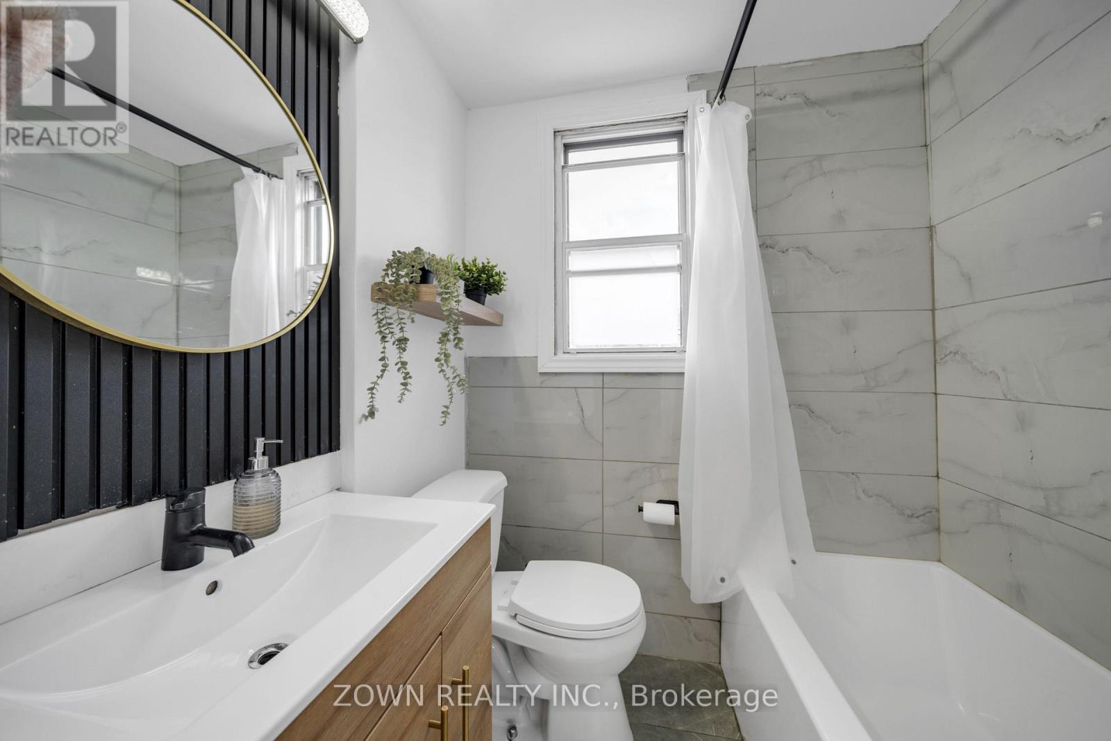 8312 Kipling Avenue, Vaughan, ON