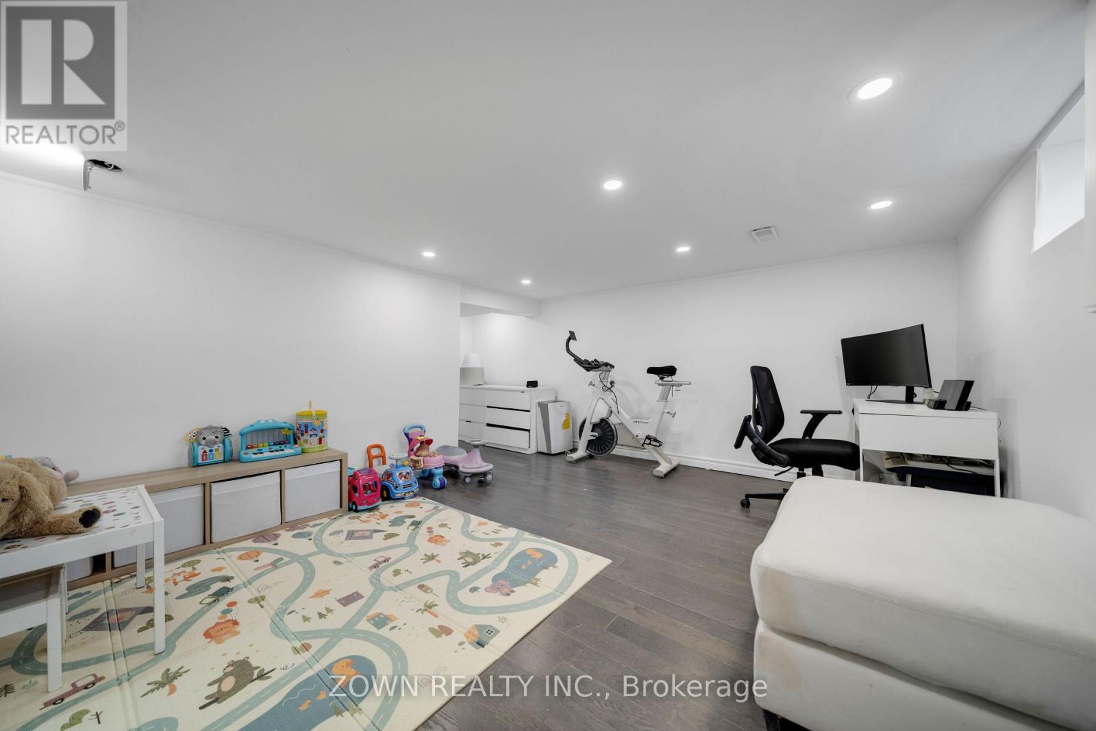 8312 Kipling Avenue, Vaughan, ON