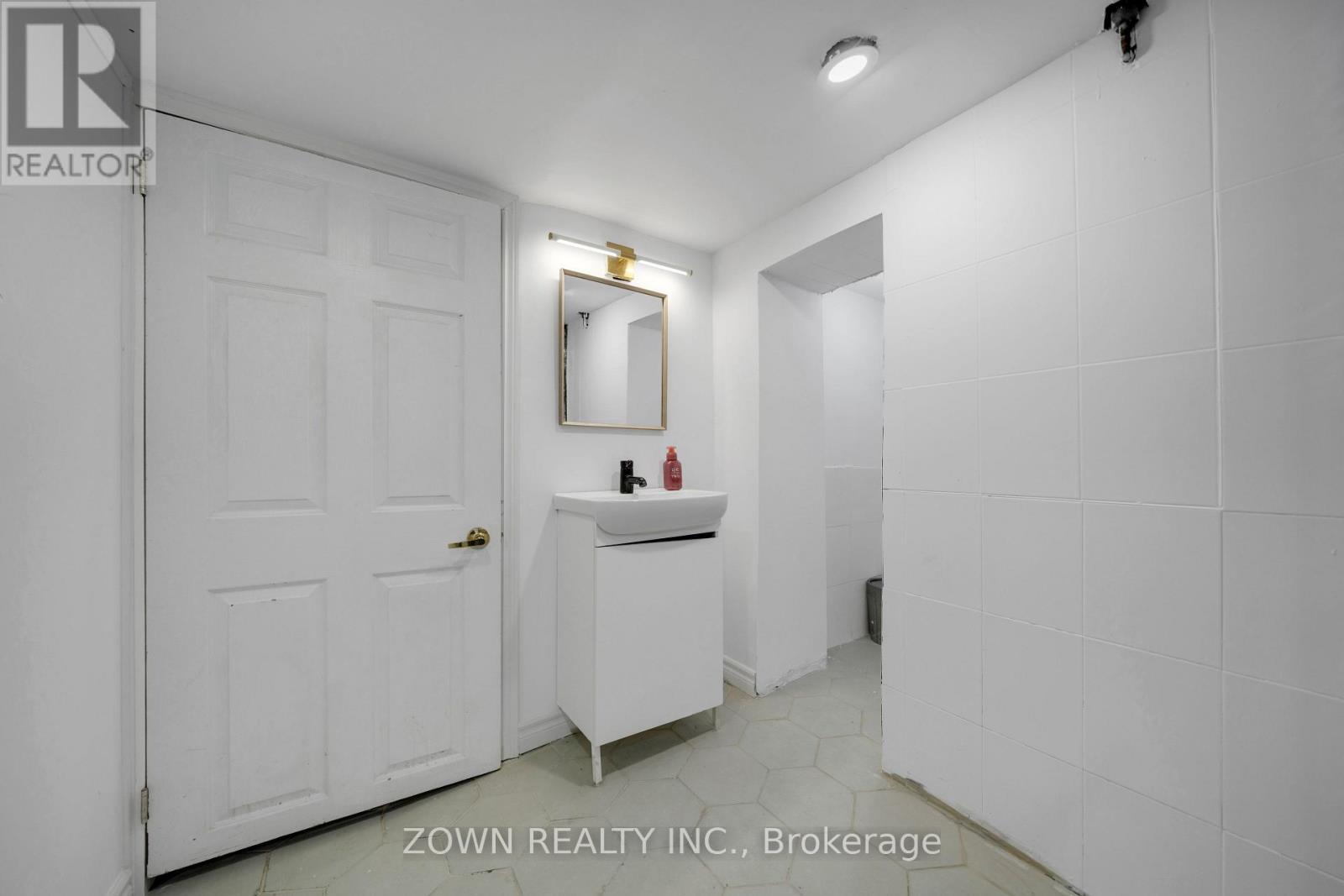 8312 Kipling Avenue, Vaughan, ON