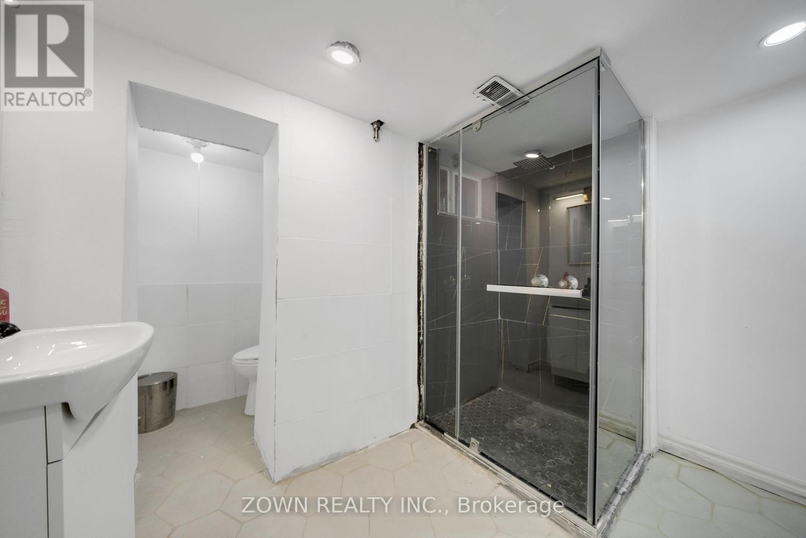 8312 Kipling Avenue, Vaughan, ON