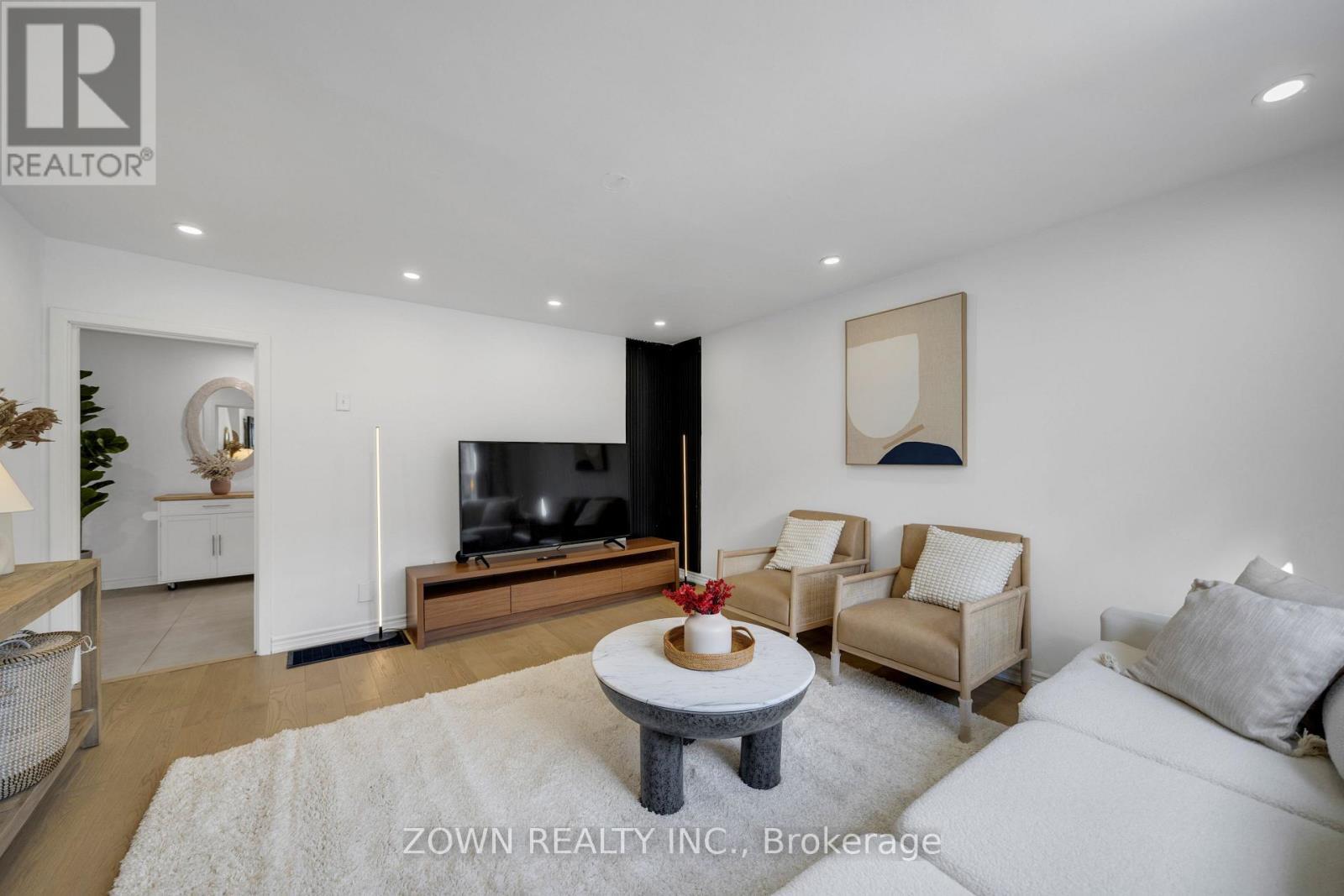 8312 Kipling Avenue, Vaughan, ON