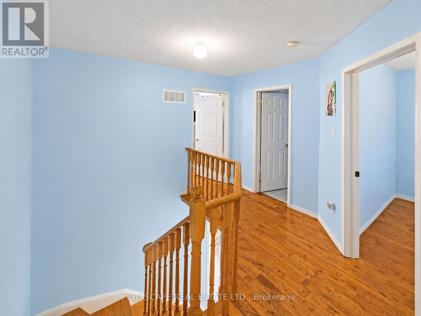 29 Centrepark Drive, Toronto, ON