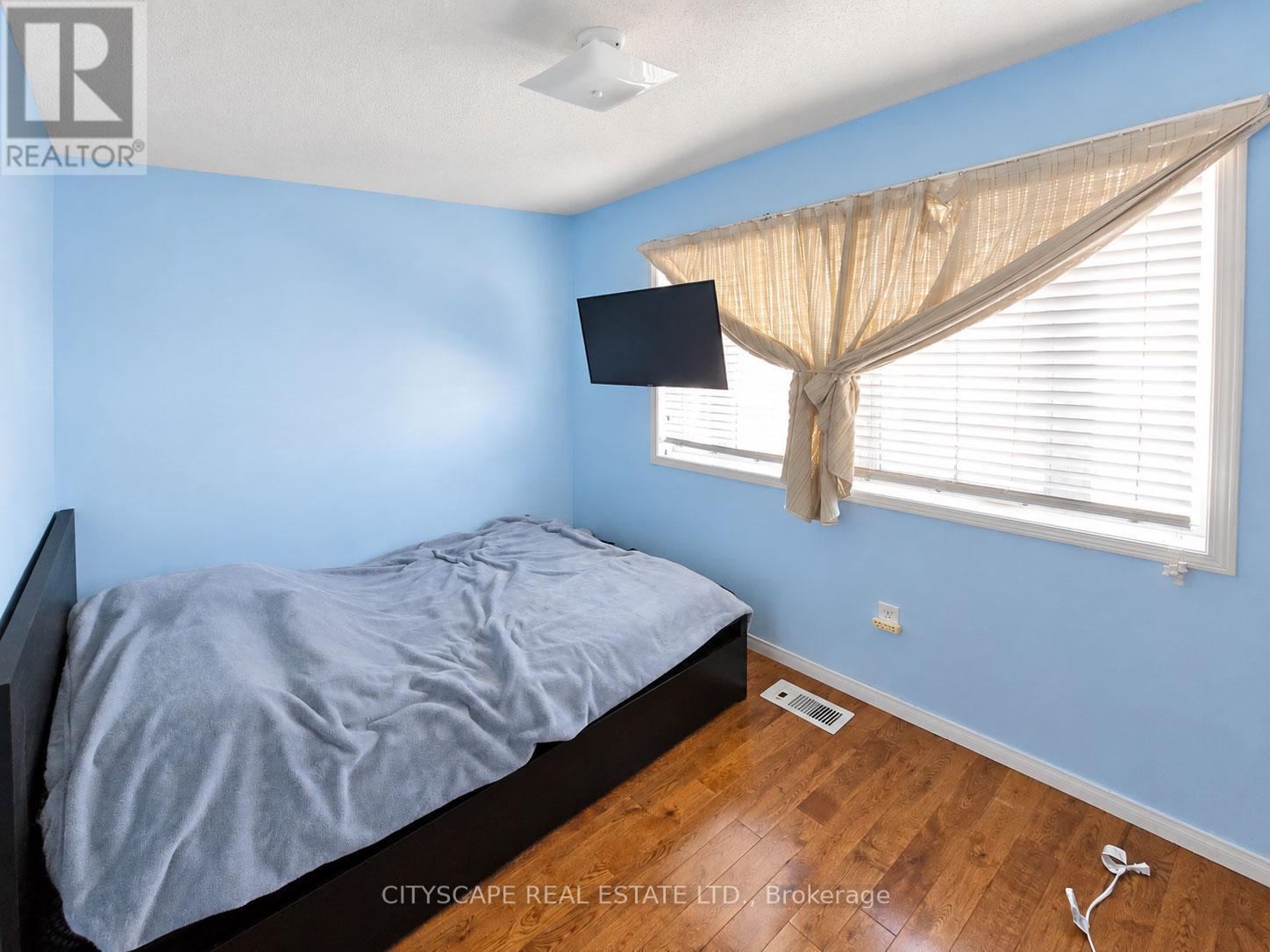29 Centrepark Drive, Toronto, ON