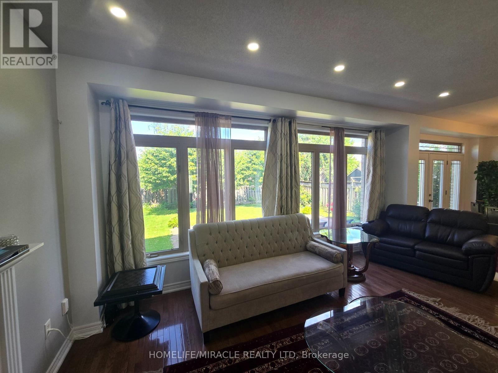 197 Cloverleaf Drive, Hamilton, ON
