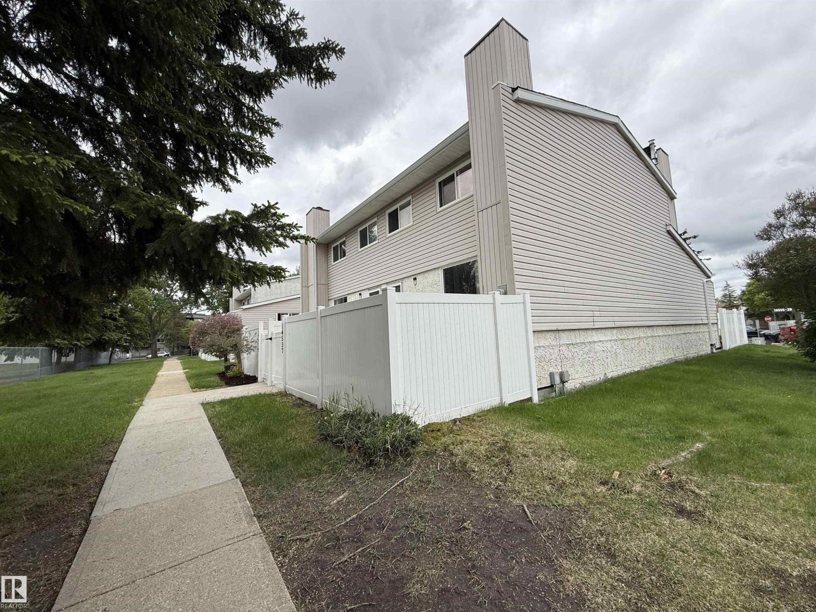 14537 121 St Nw, Edmonton, AB
