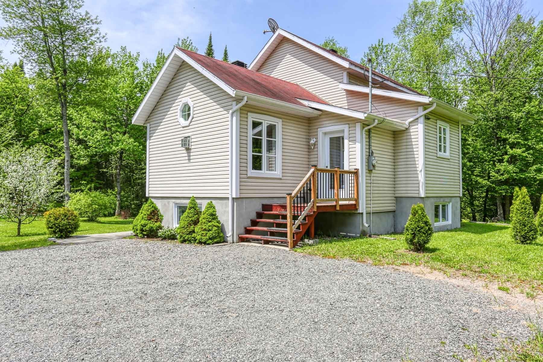 Front of Structure - 520 Ch. De La Petite-Mékinac N., Saint-Tite, QC