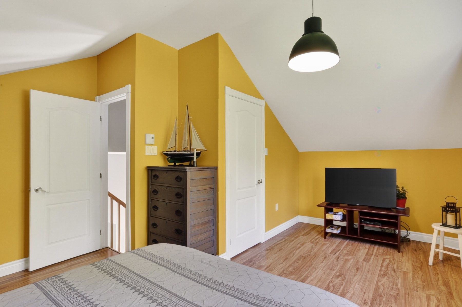 Master Bedroom - 520 Ch. De La Petite-Mékinac N., Saint-Tite, QC