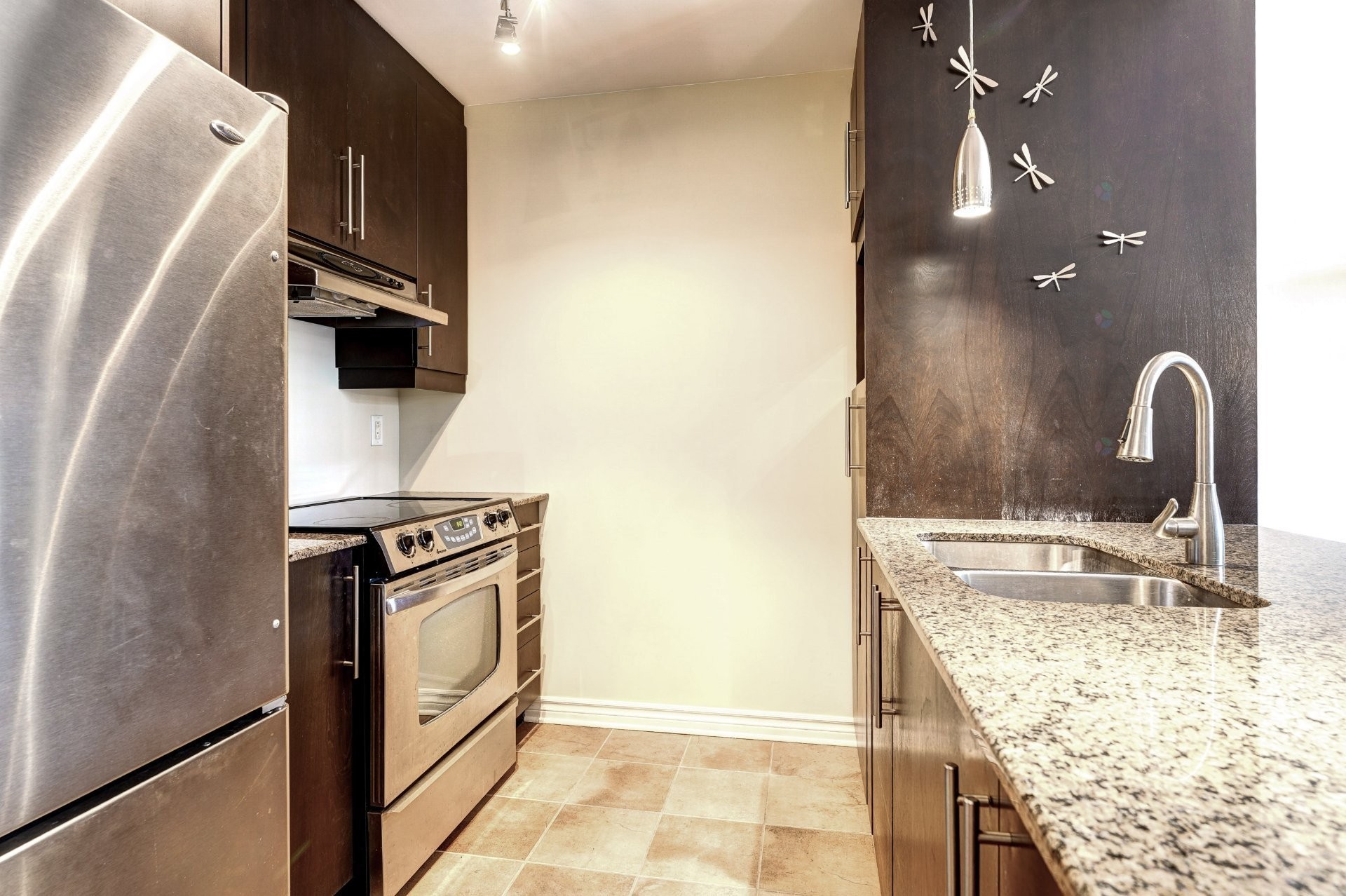 Kitchen - 208-4455 Rue Des Francs-Bourgeois, Boisbriand, QC