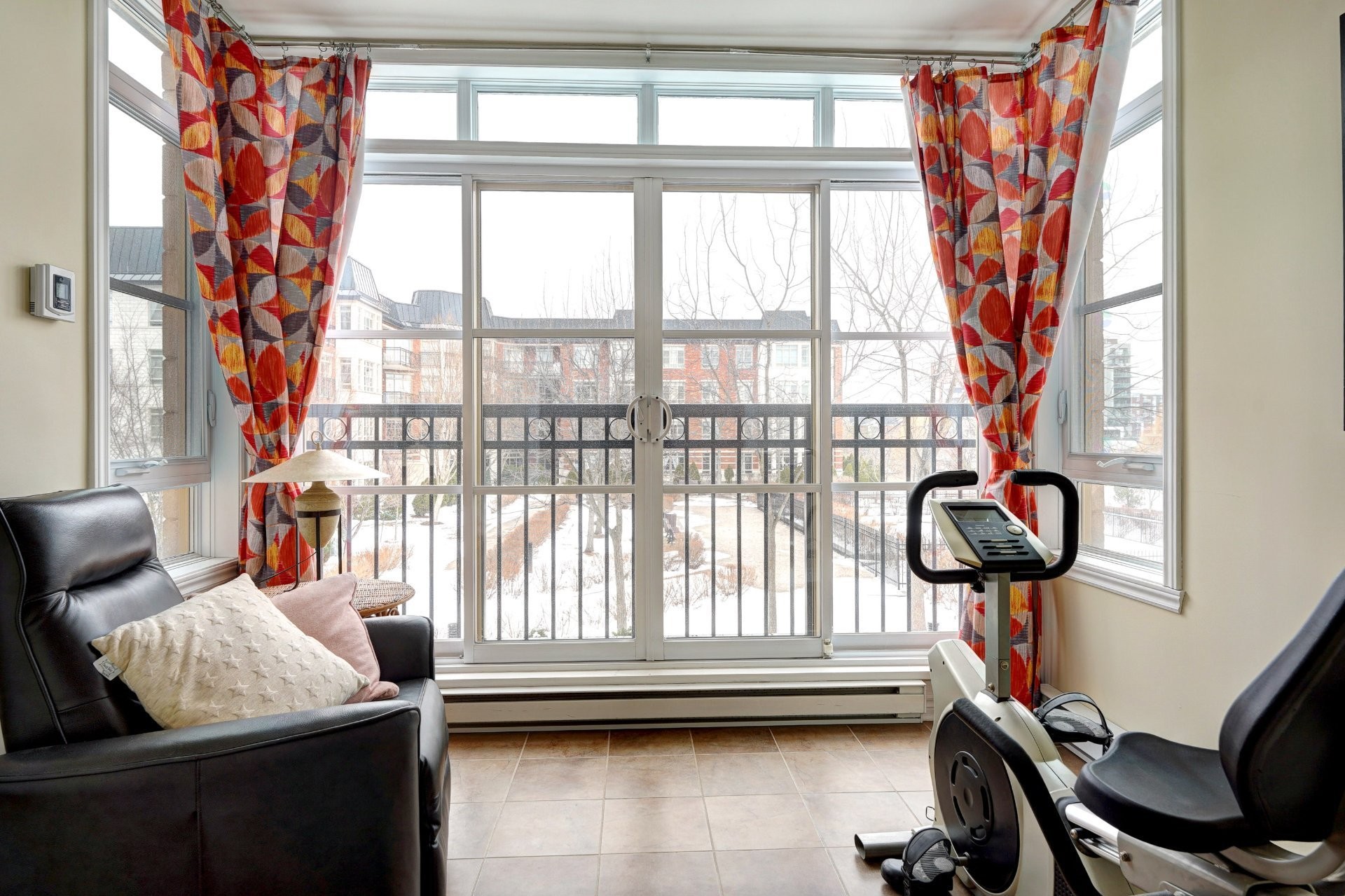 Master Bedroom - 208-4455 Rue Des Francs-Bourgeois, Boisbriand, QC