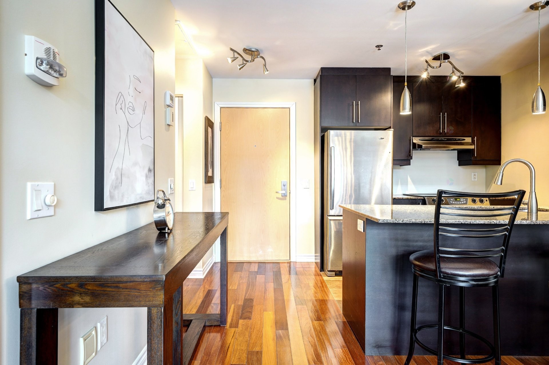 Kitchen - 208-4455 Rue Des Francs-Bourgeois, Boisbriand, QC